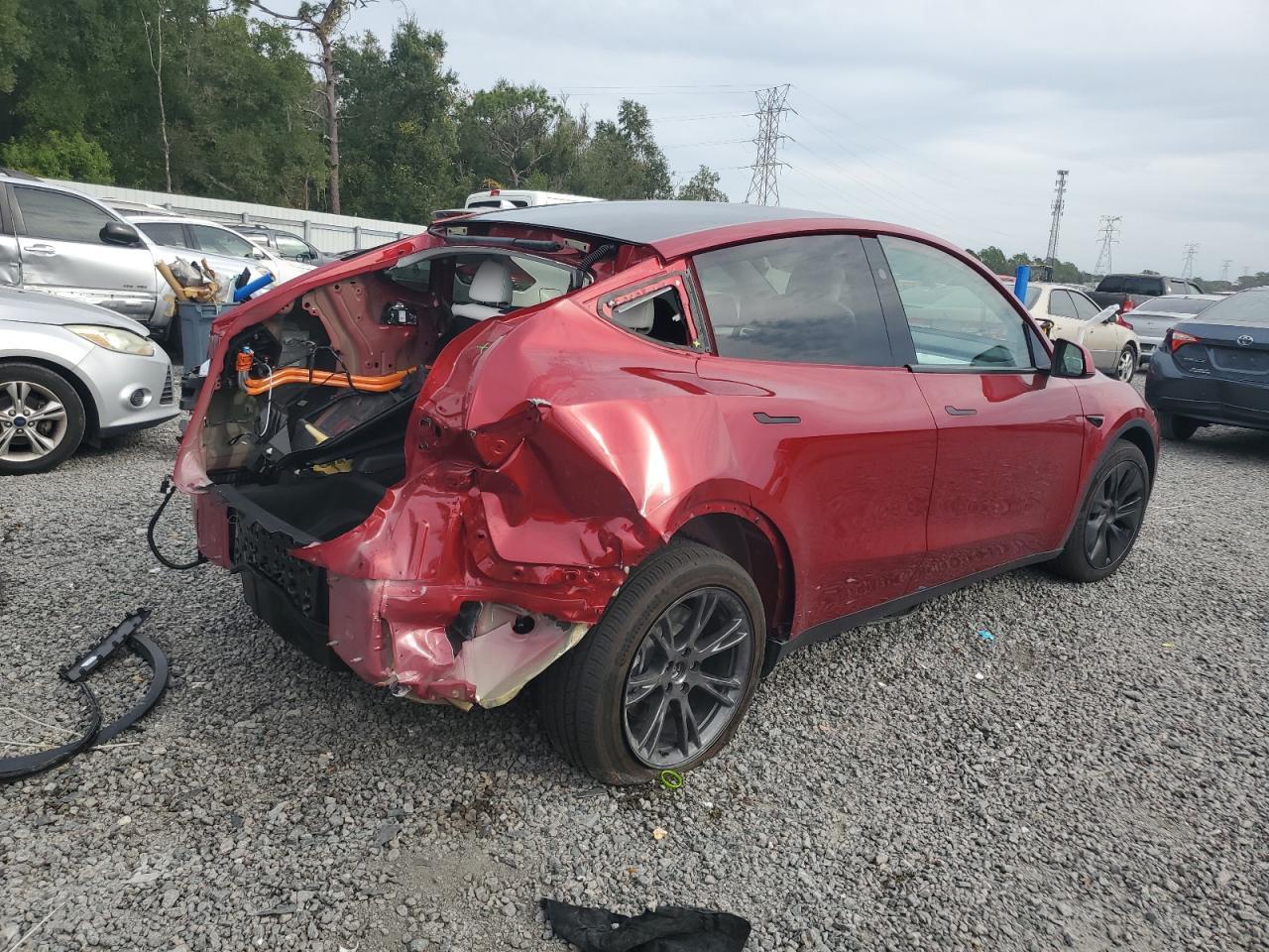 2025 TESLA MODEL Y