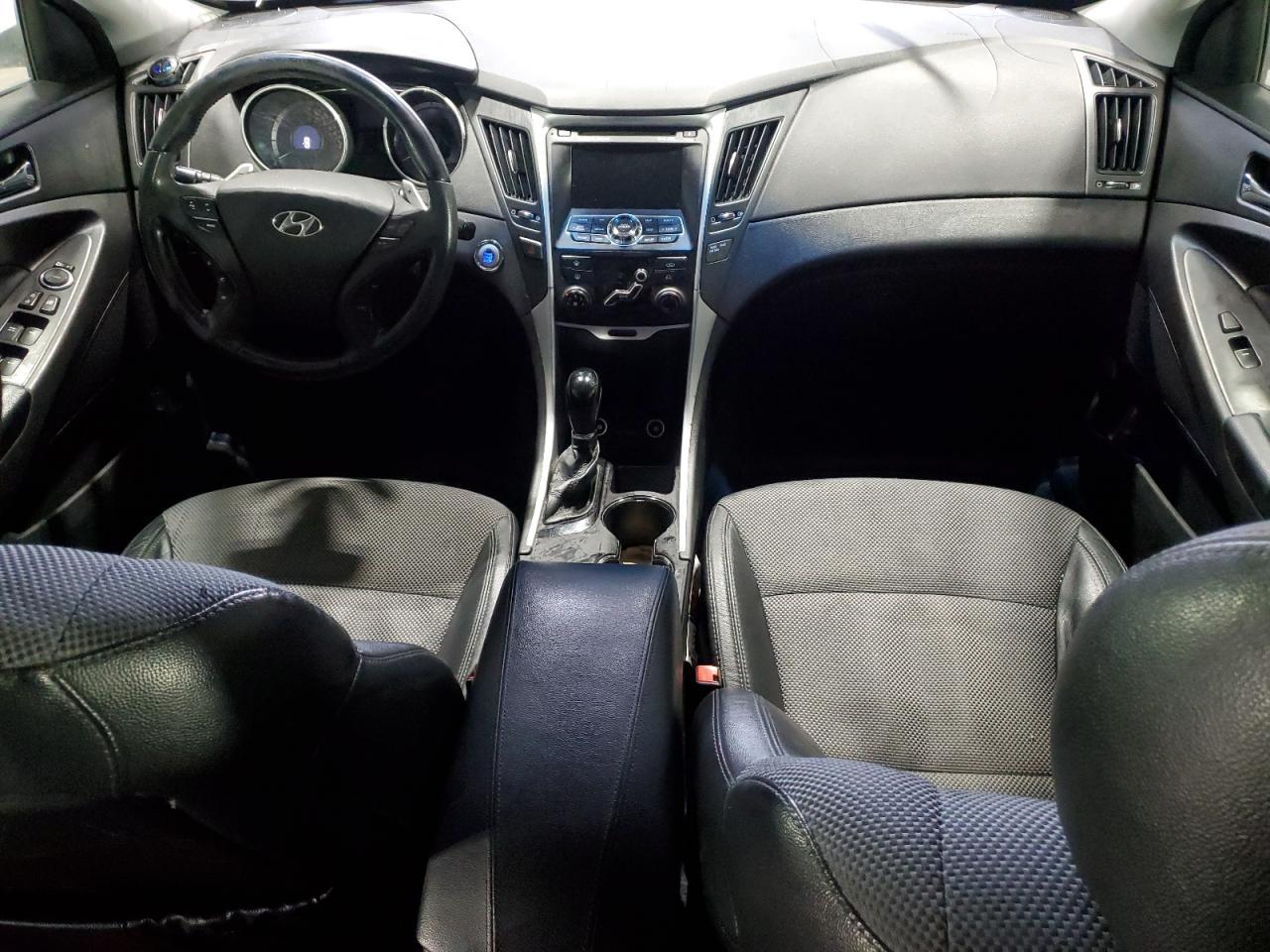2011 HYUNDAI SONATA