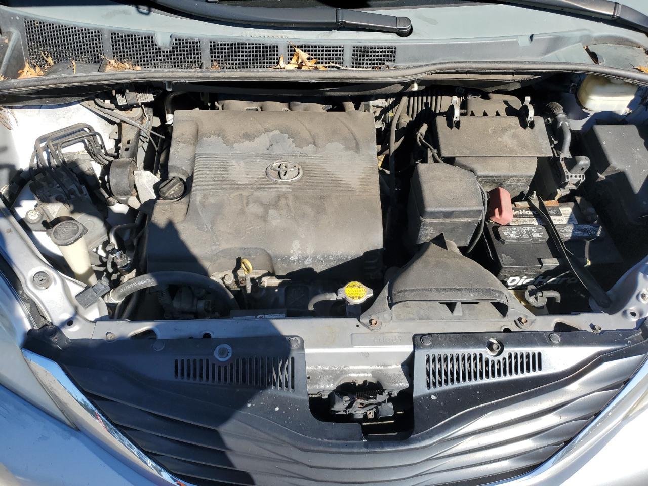 2014 TOYOTA SIENNA
