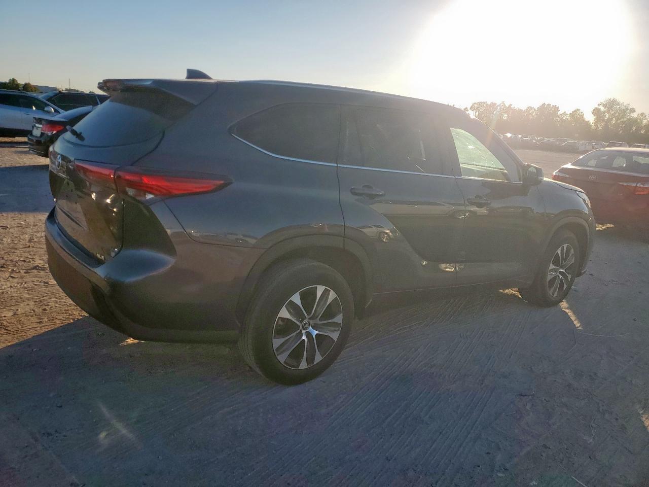 2022 TOYOTA HIGHLANDER