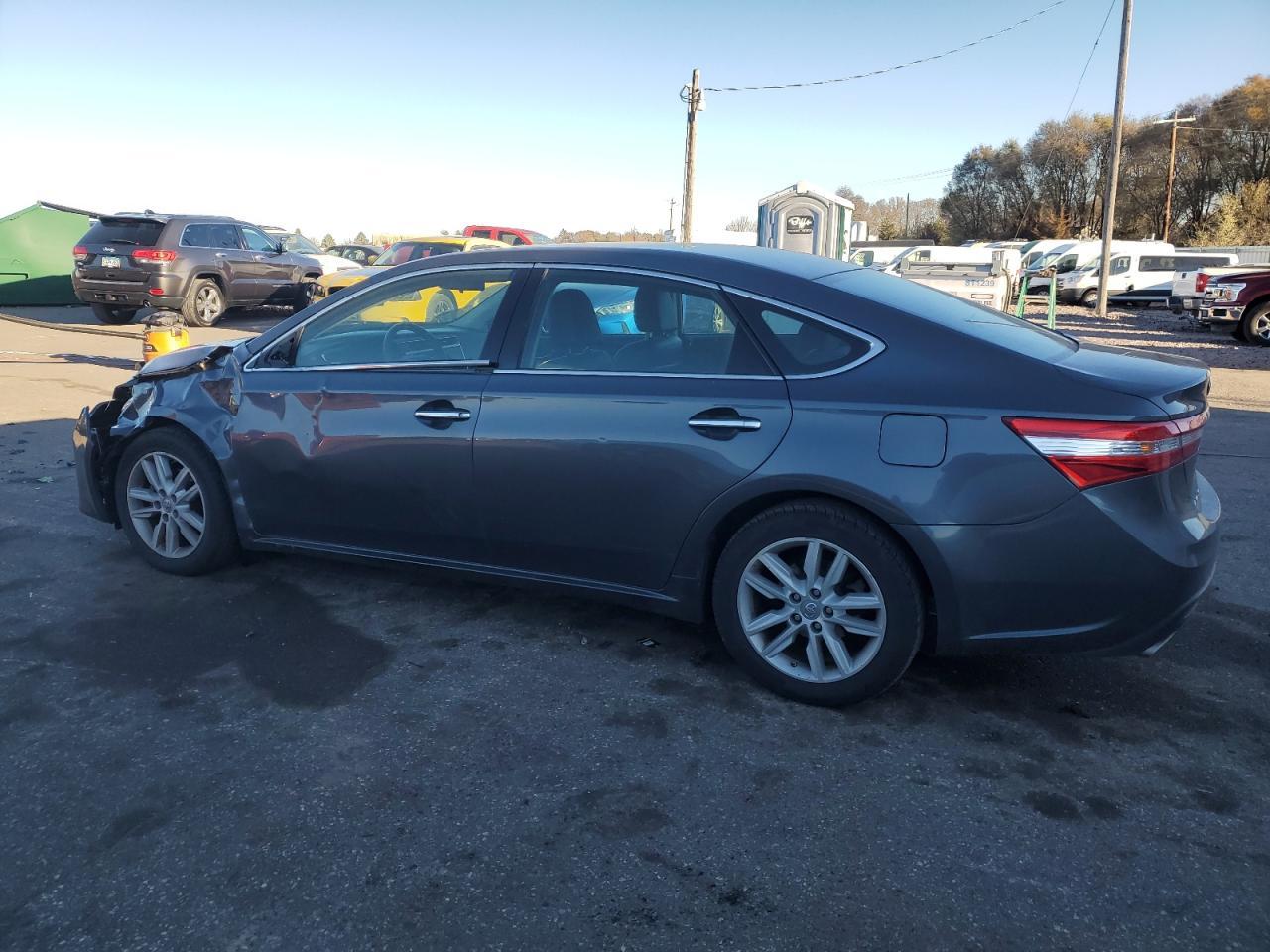 2013 TOYOTA Avalon
