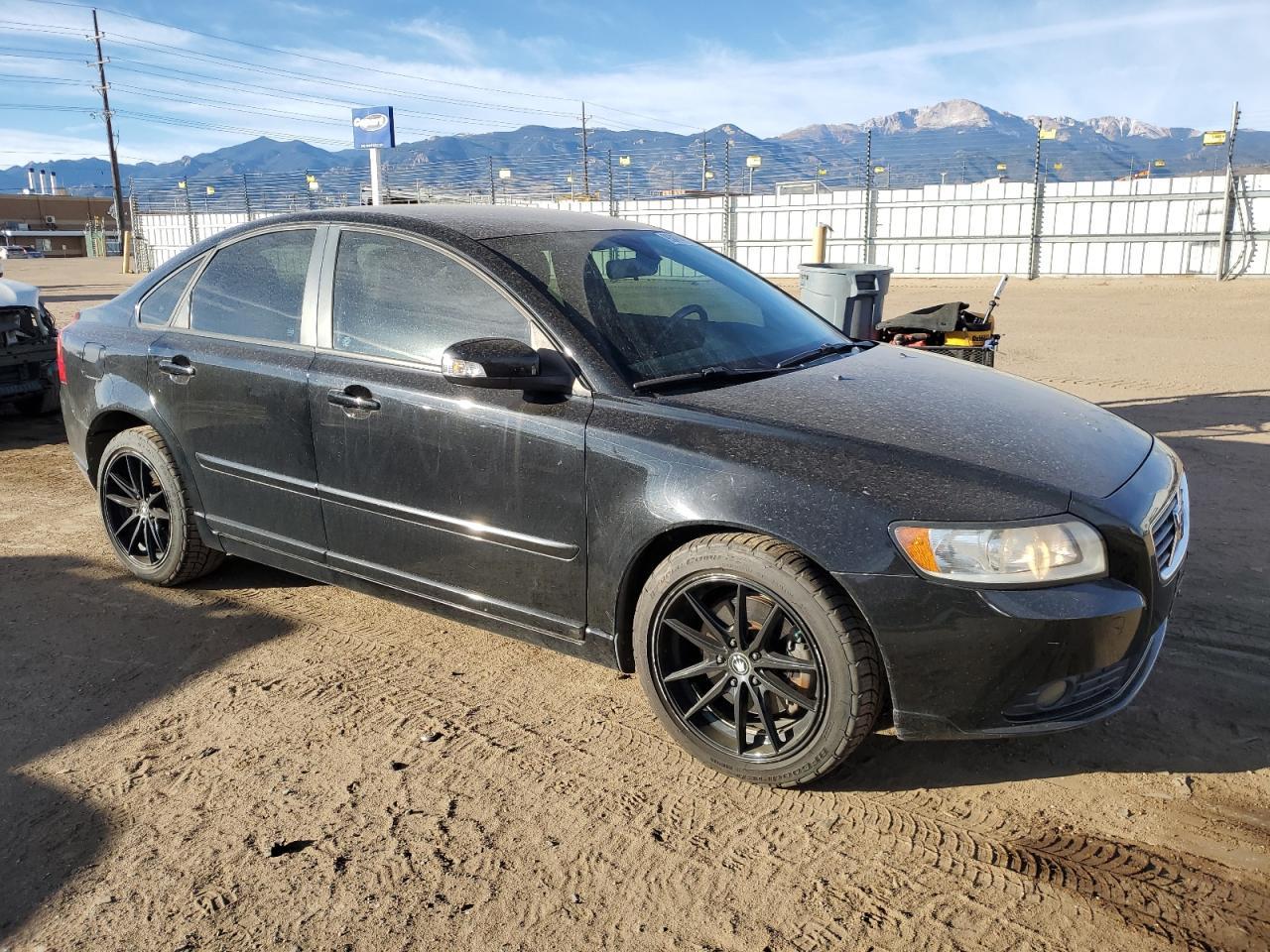 2010 VOLVO S40