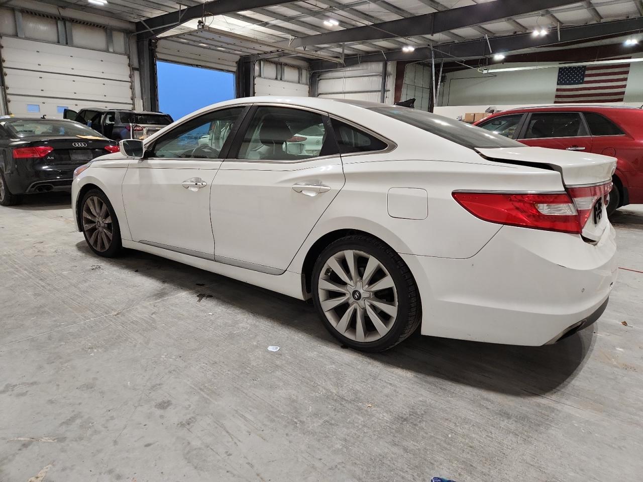 2016 HYUNDAI Azera