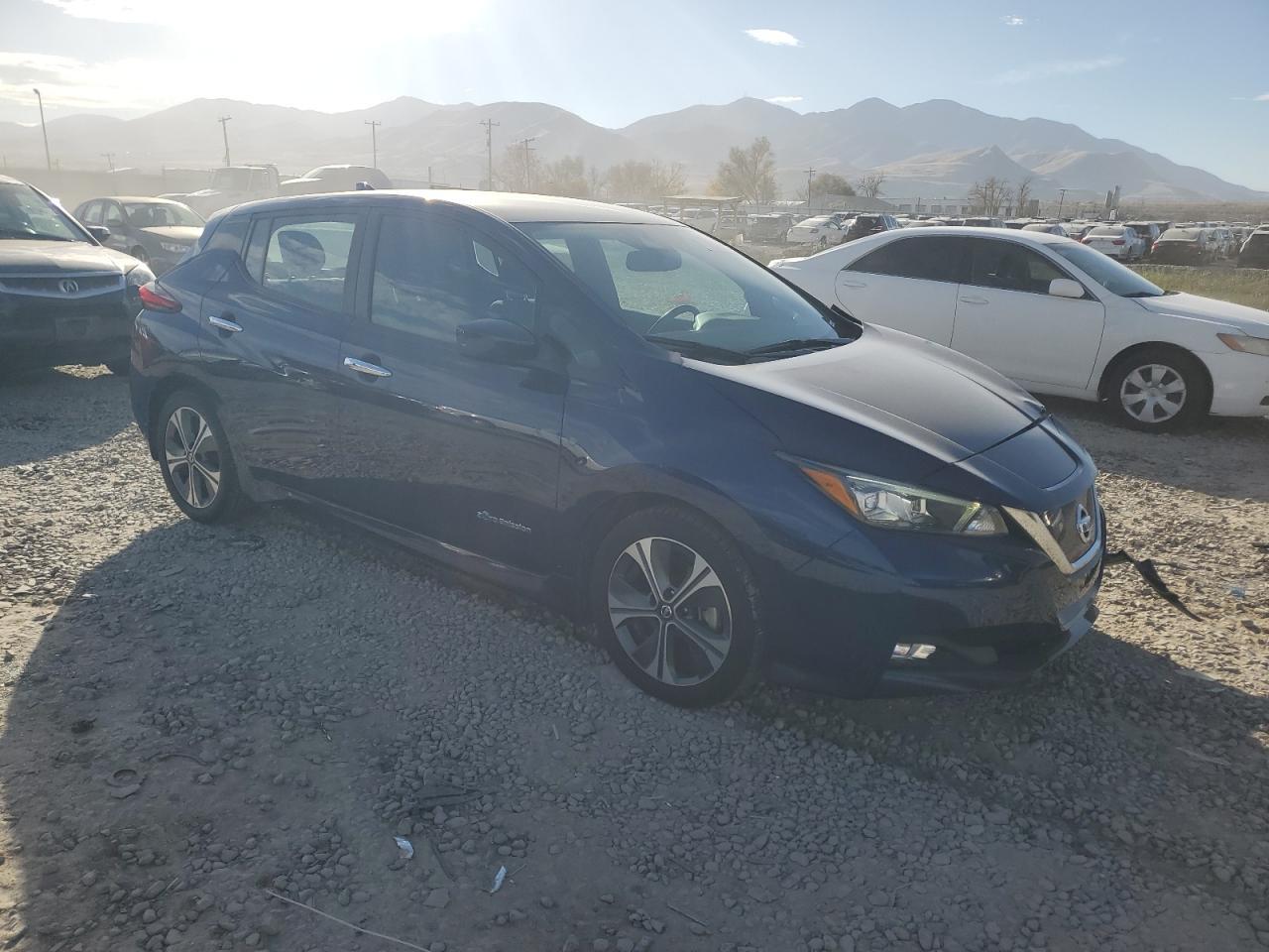 2018 NISSAN LEAF