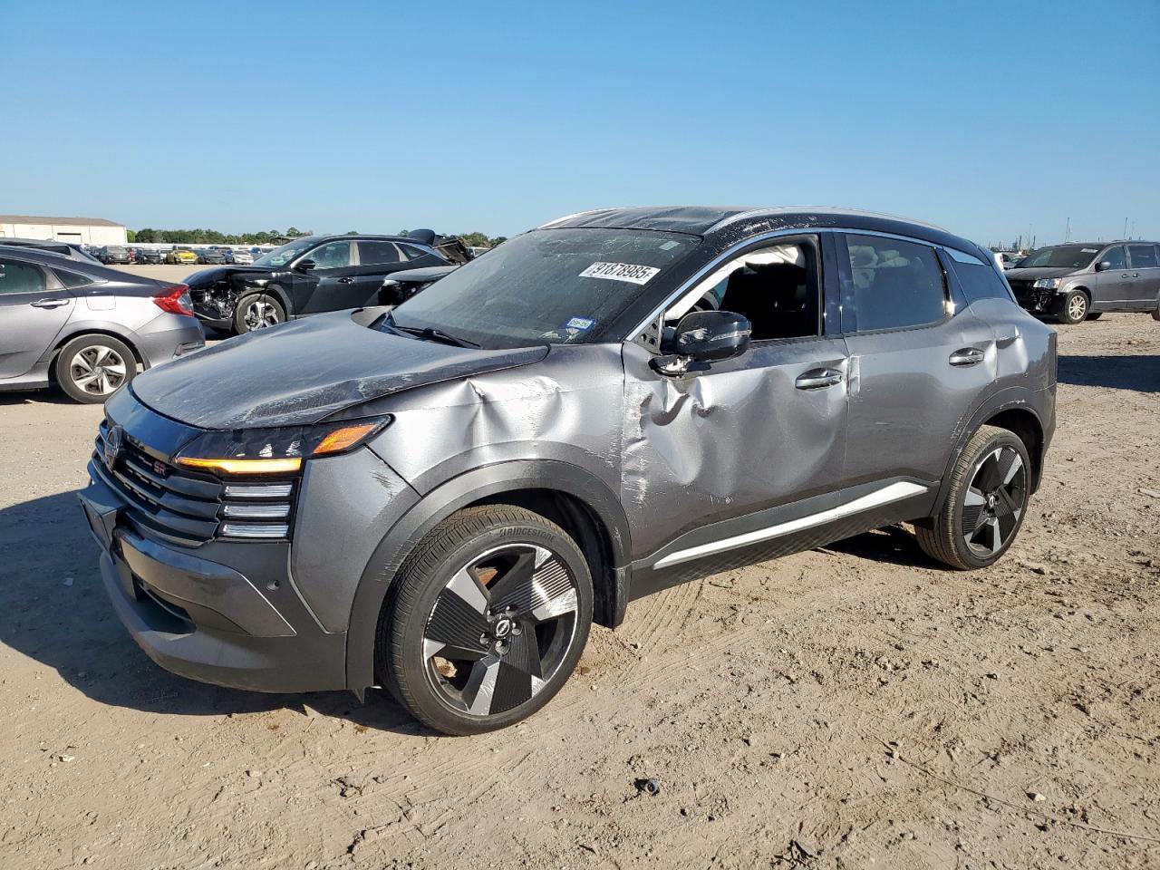 2025 NISSAN KICKS