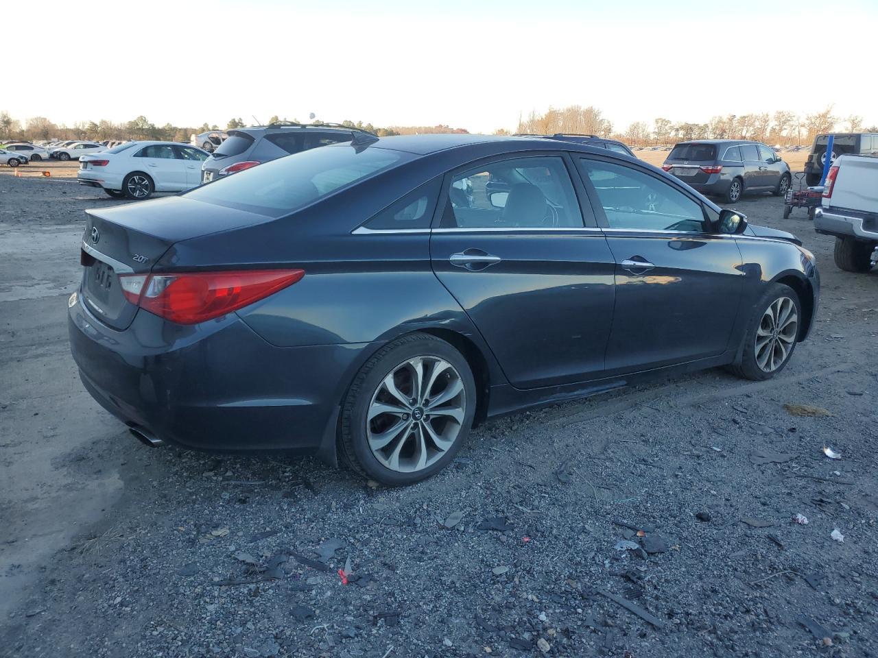 2013 HYUNDAI SONATA