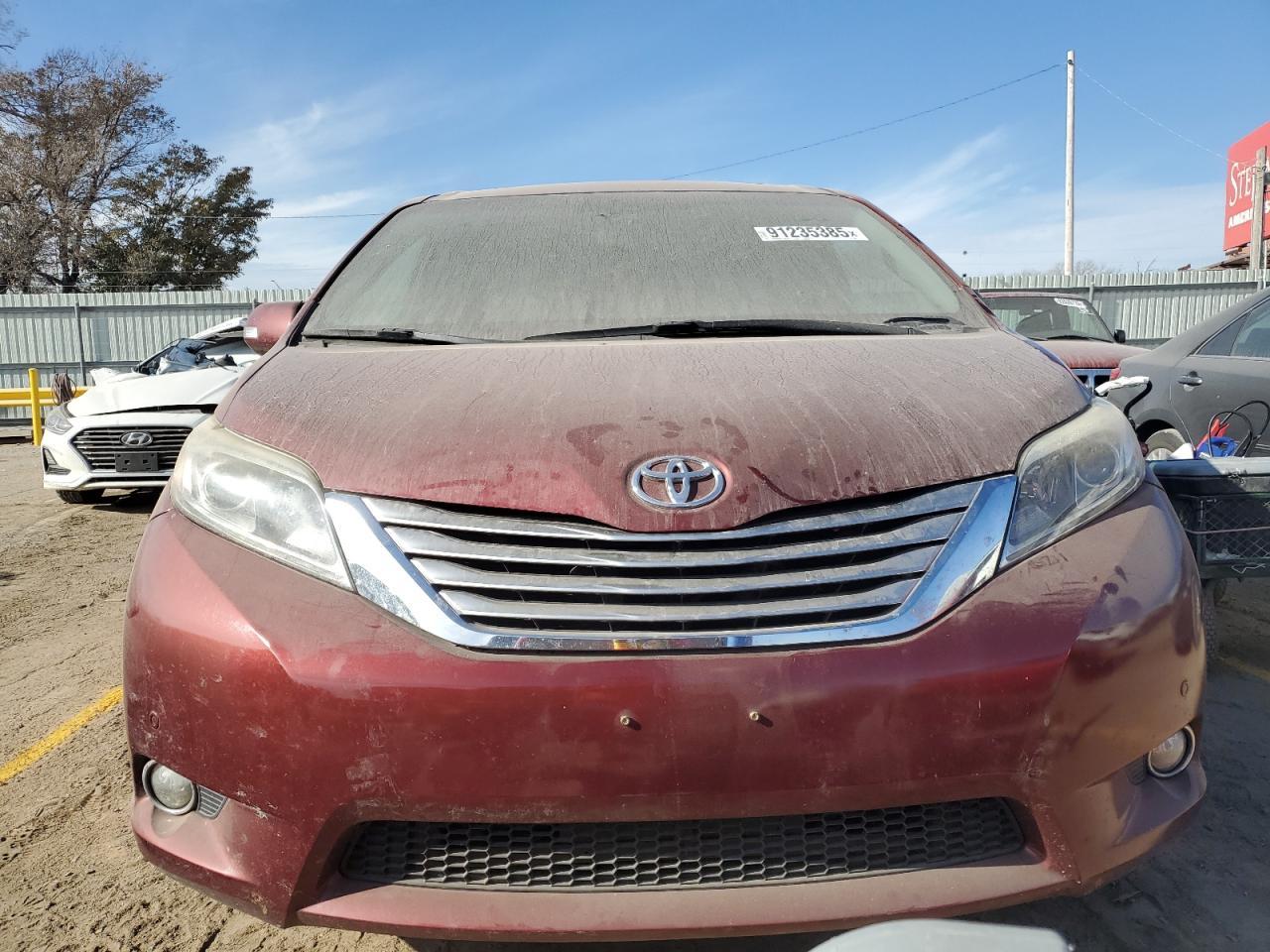 2017 TOYOTA SIENNA