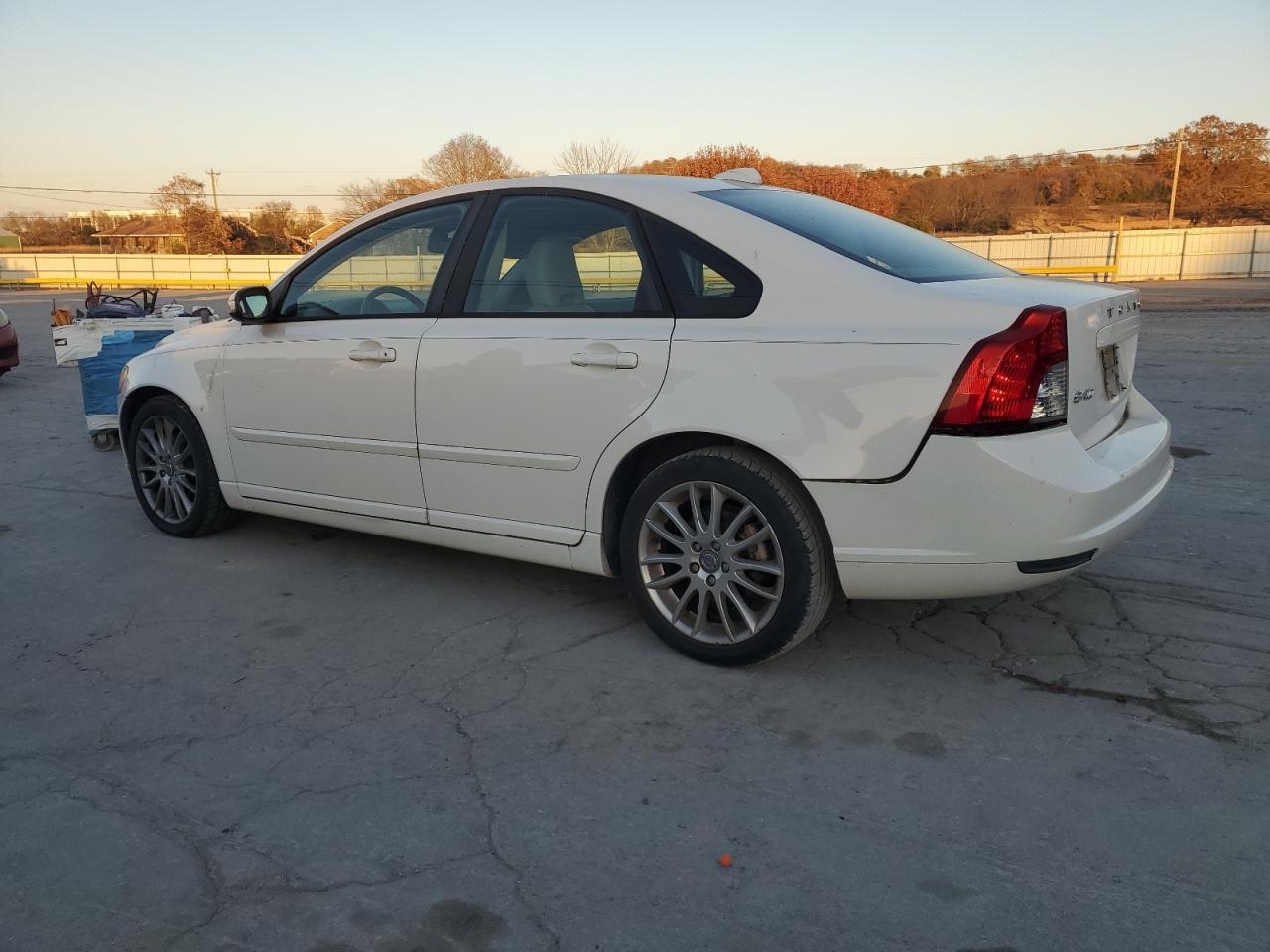 2010 VOLVO S40
