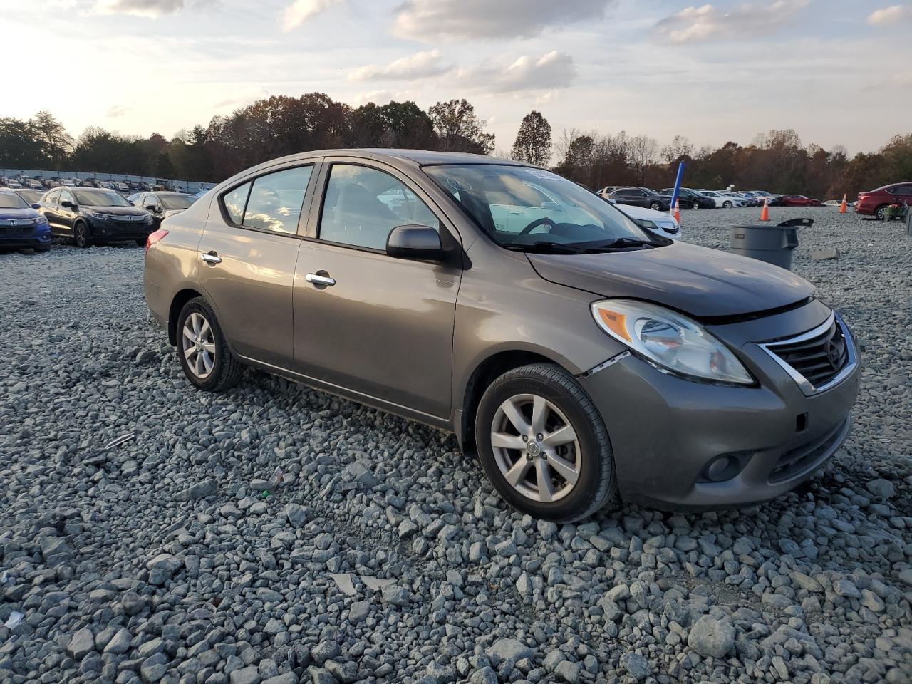 2013 NISSAN VERSA