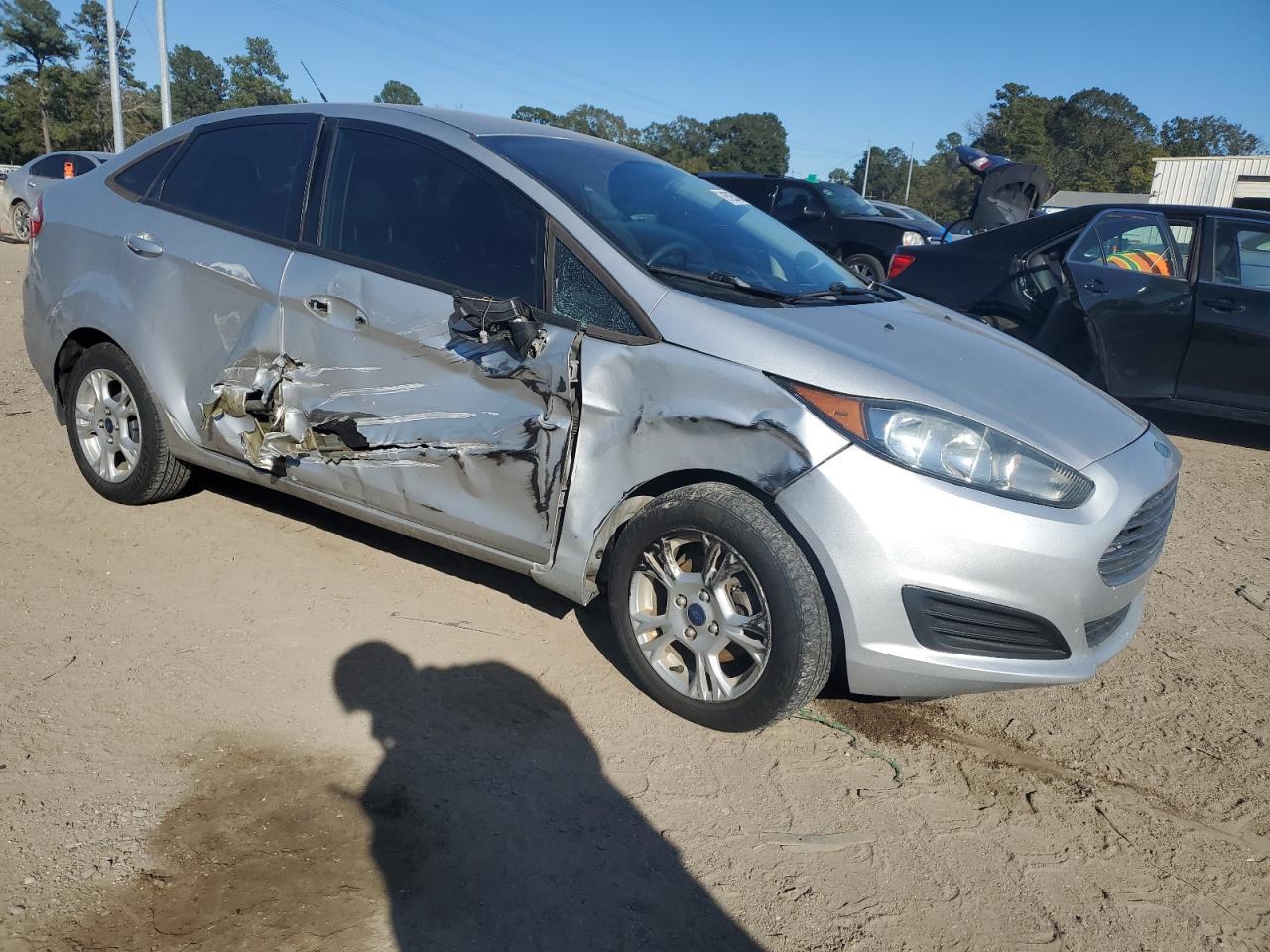 2015 FORD Fiesta