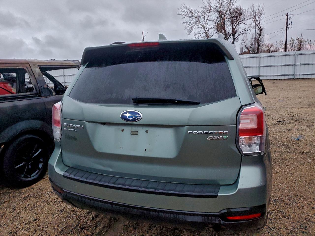 2017 SUBARU FORESTER