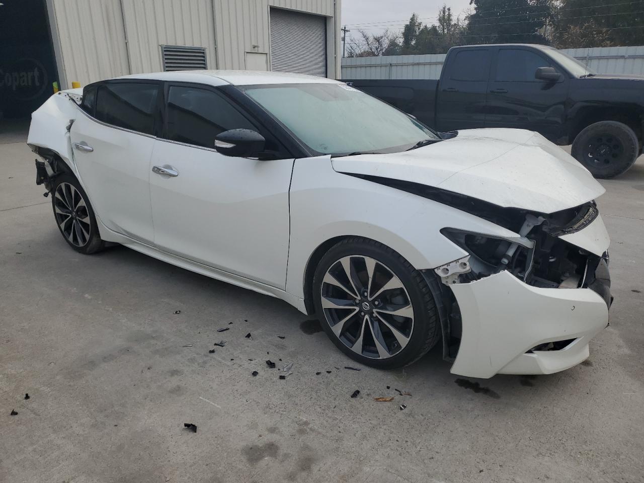 2016 NISSAN Maxima