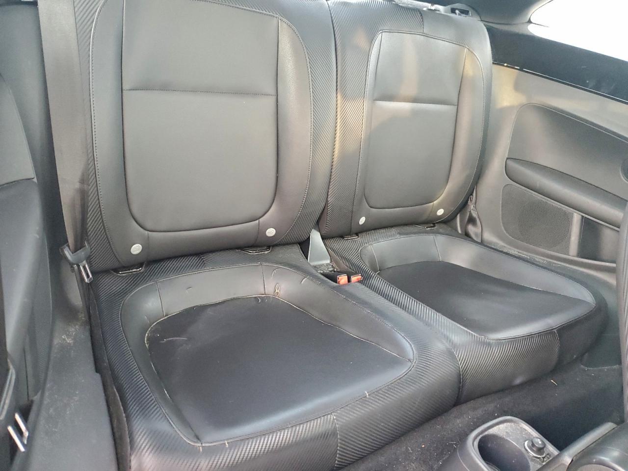 2012 VOLKSWAGEN Beetle