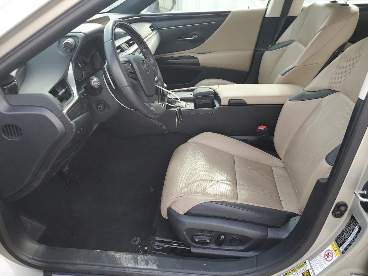 2019 LEXUS ES 300H