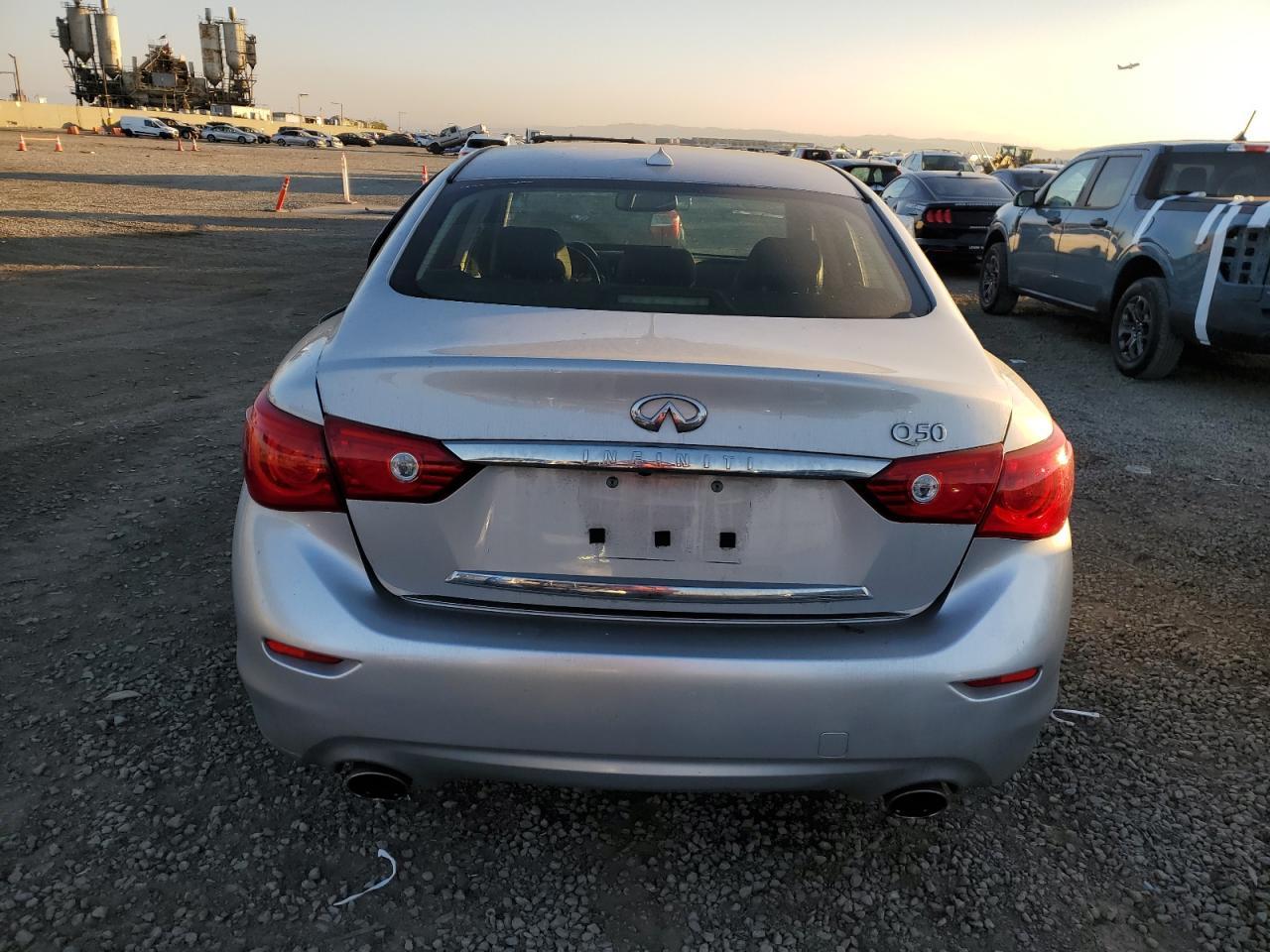 2015 INFINITI Q50