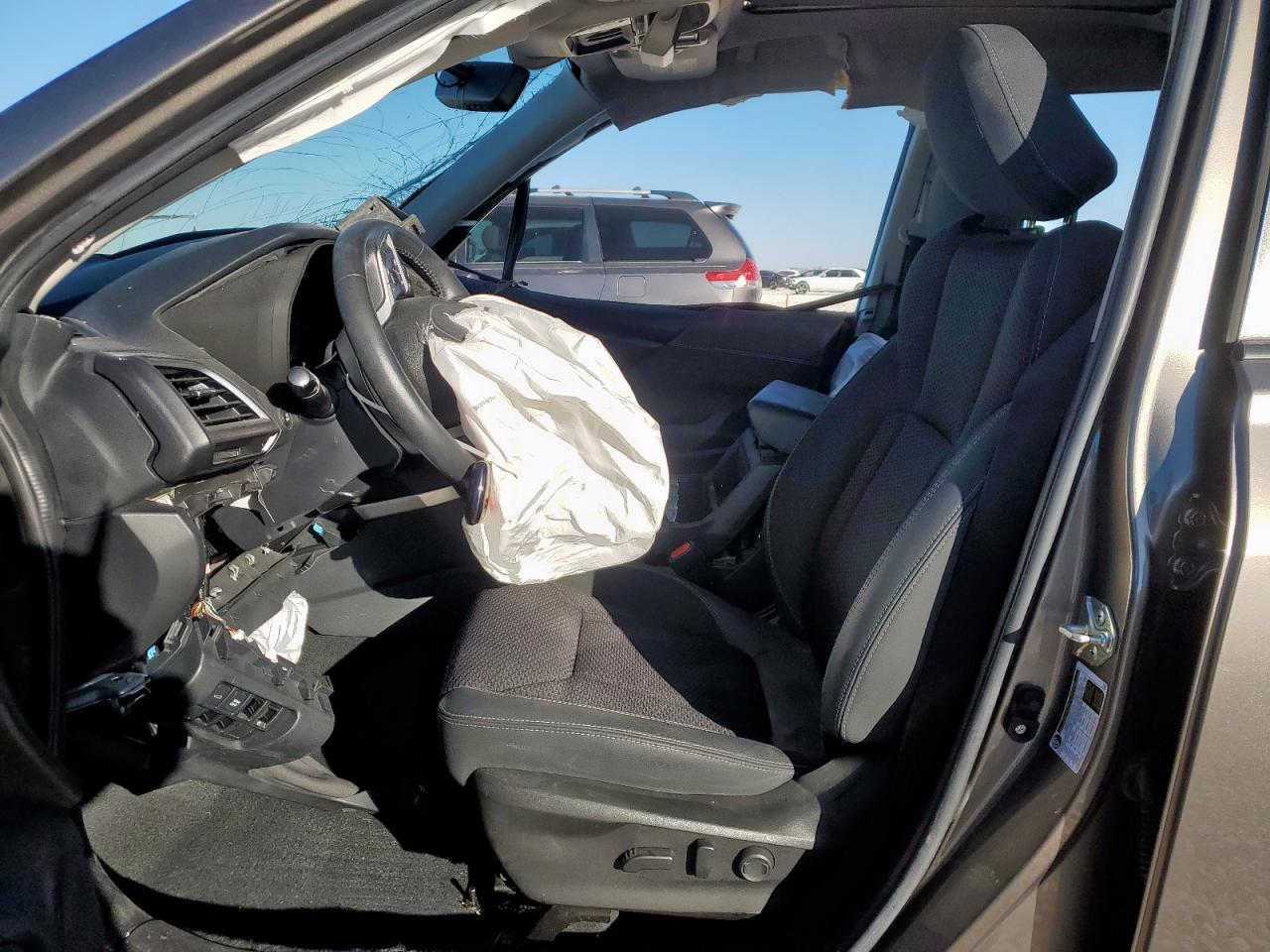 2021 SUBARU FORESTER