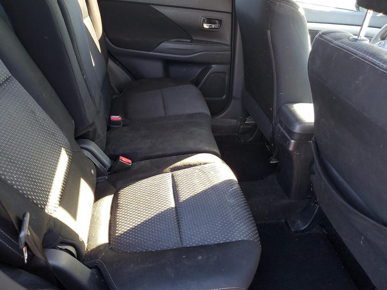 2018 MITSUBISHI outlander