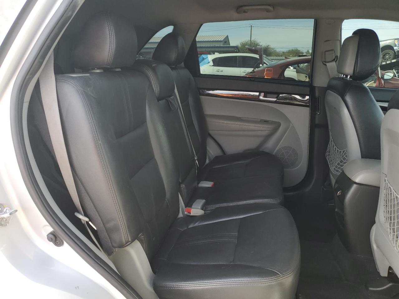 2014 KIA SORENTO
