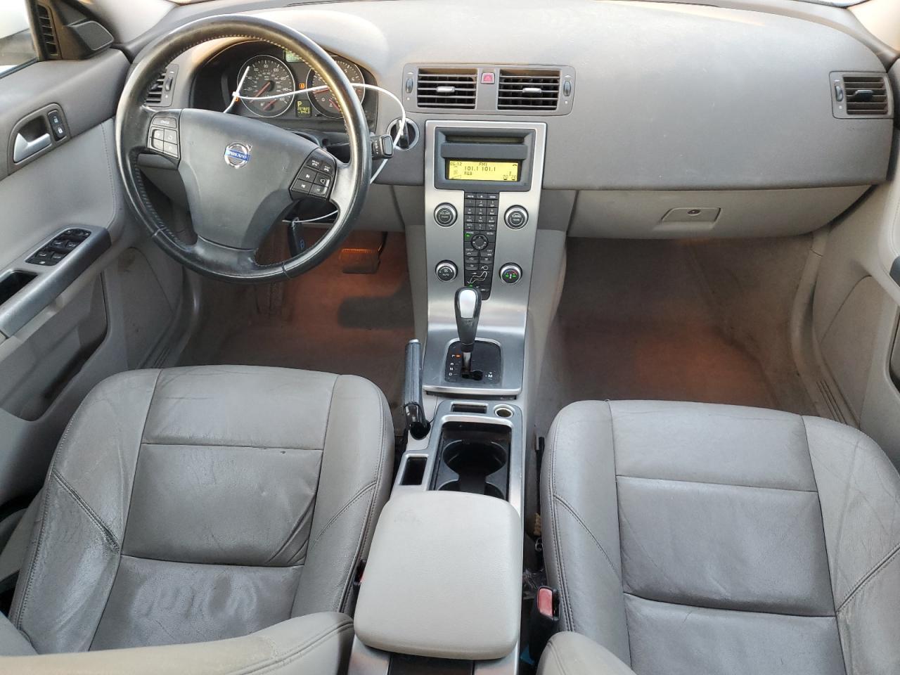 2010 VOLVO S40