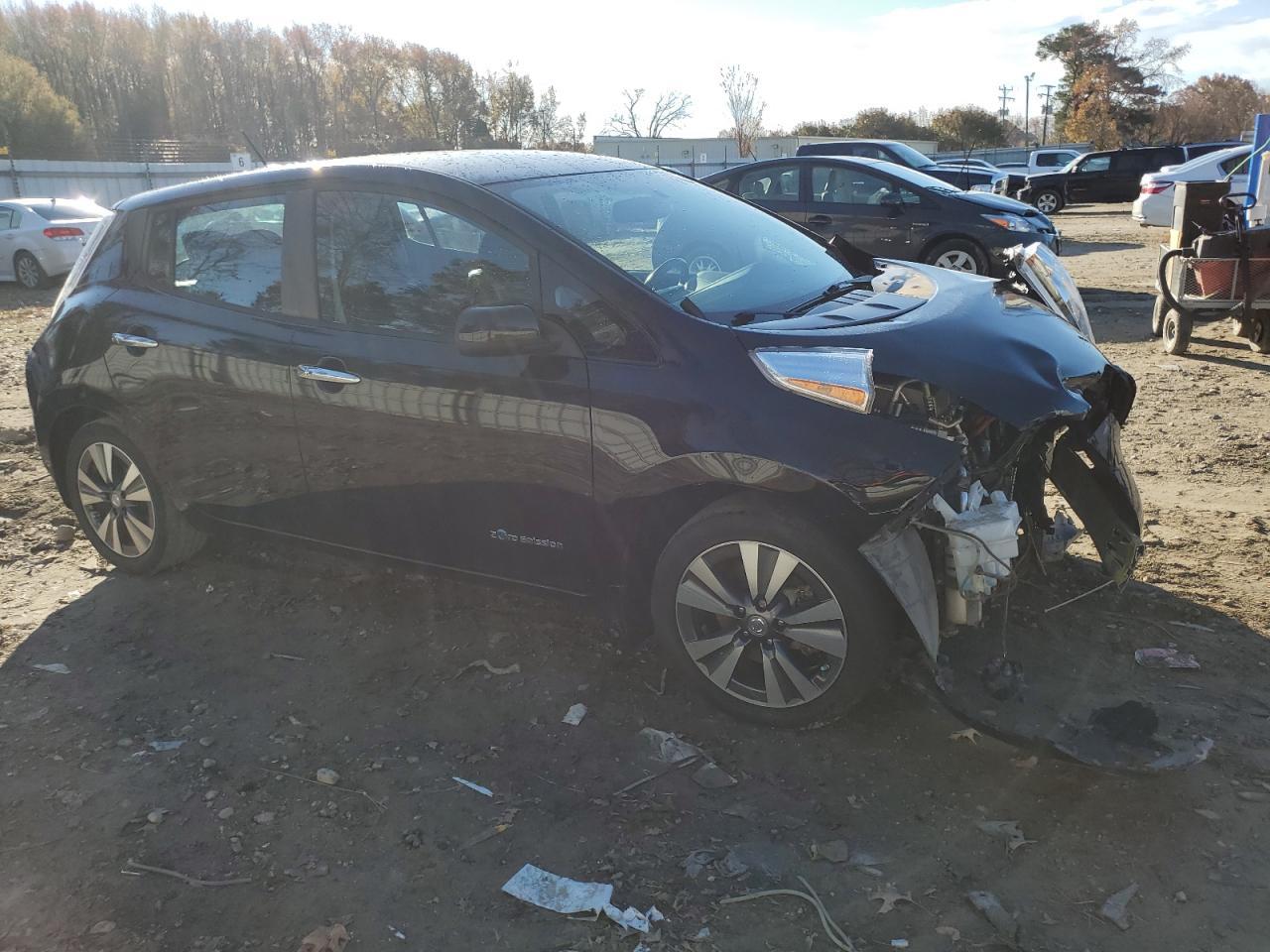 2016 NISSAN LEAF