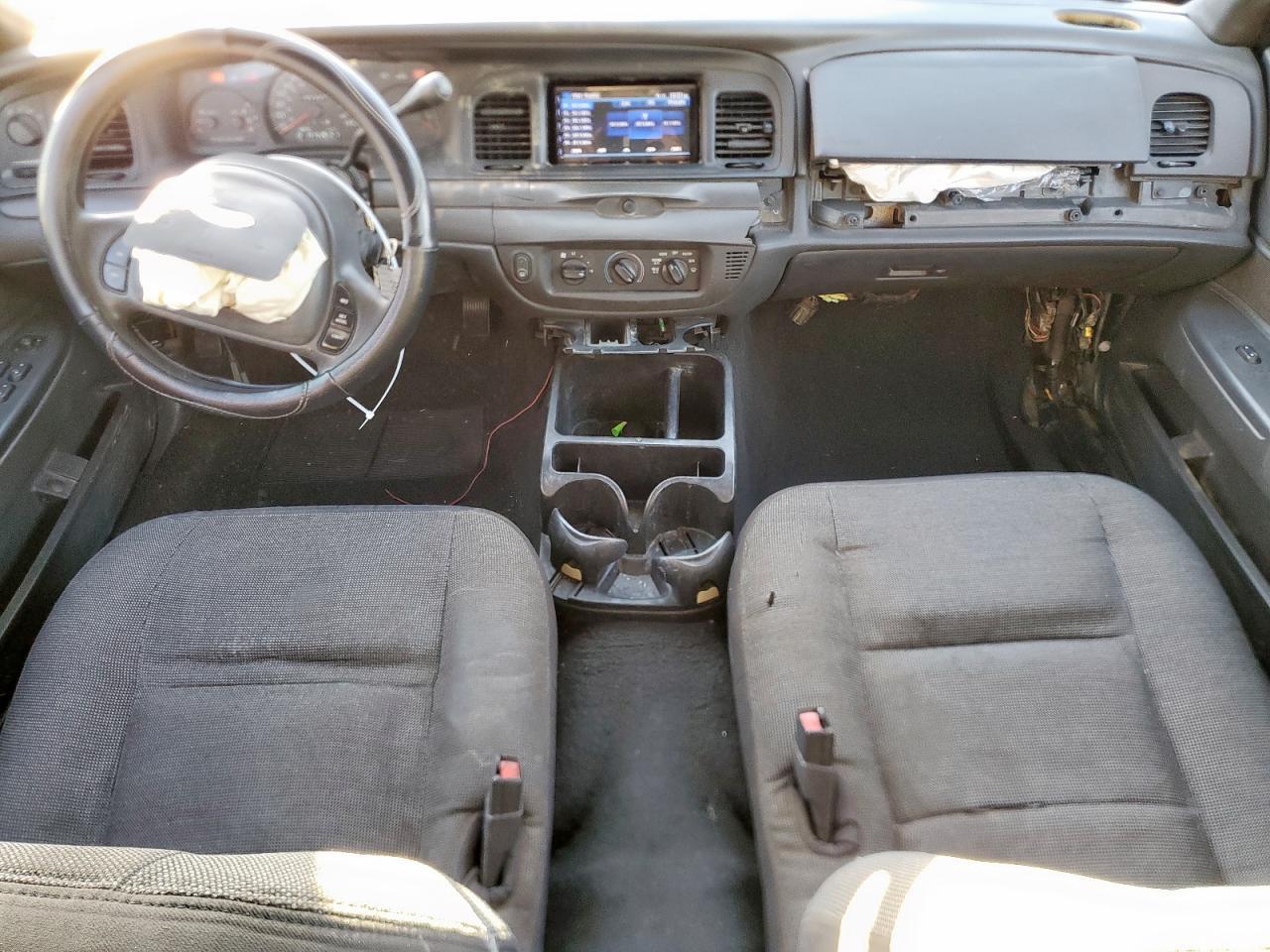 2004 FORD Crown Victoria
