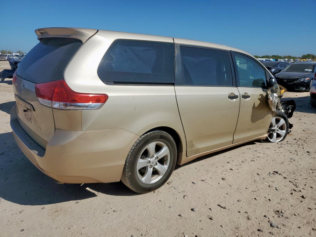 2014 TOYOTA SIENNA