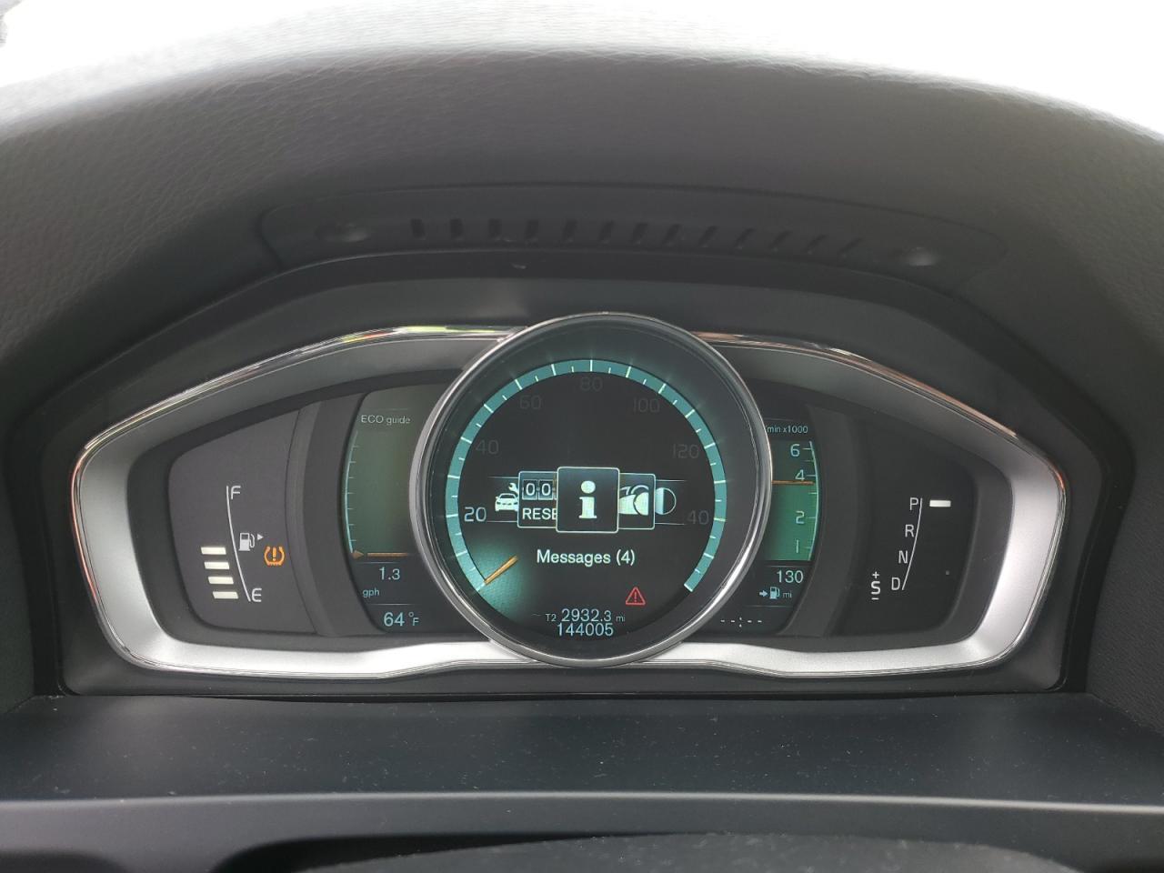2015 VOLVO V60