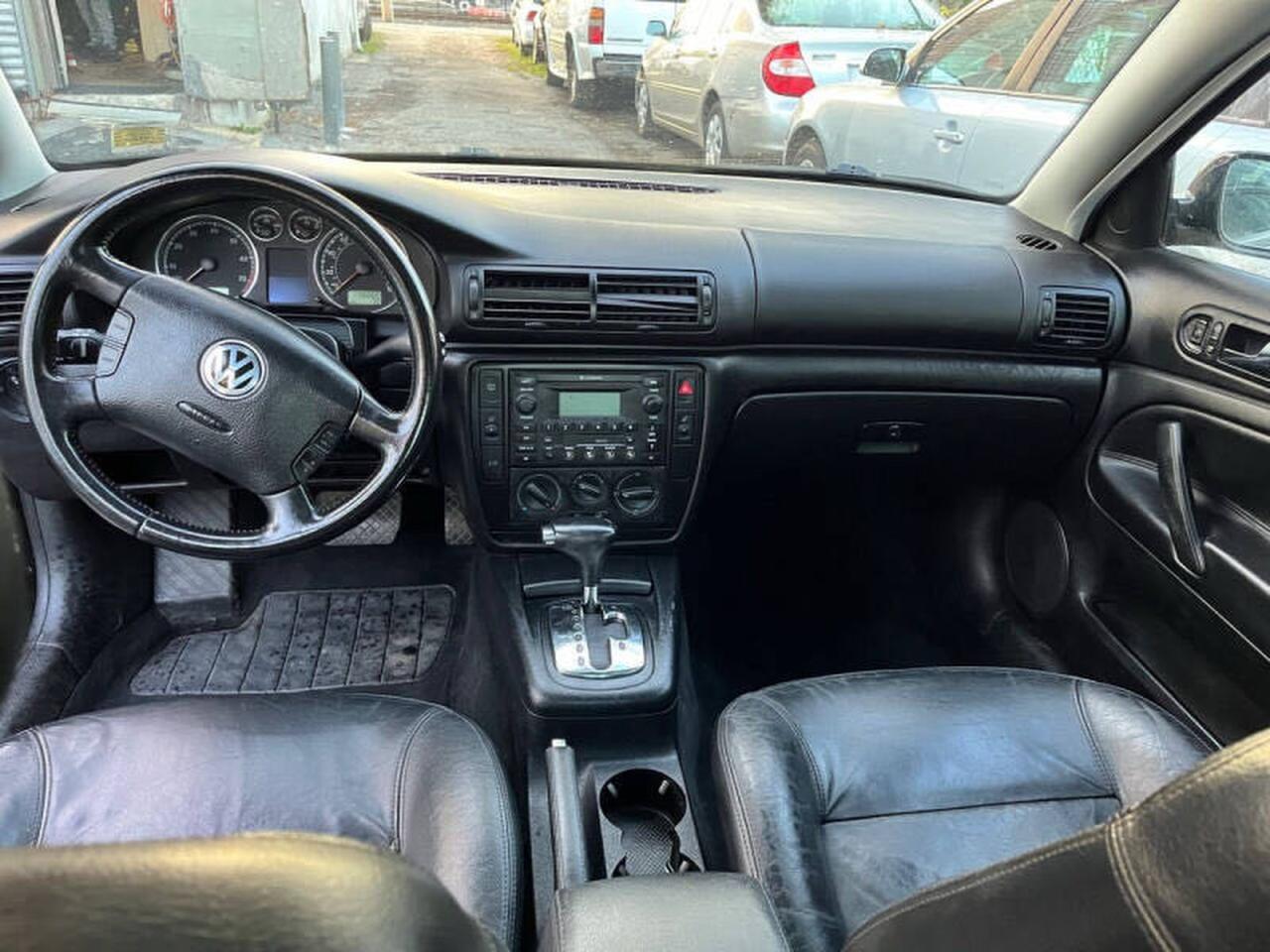 2003 VOLKSWAGEN Passat