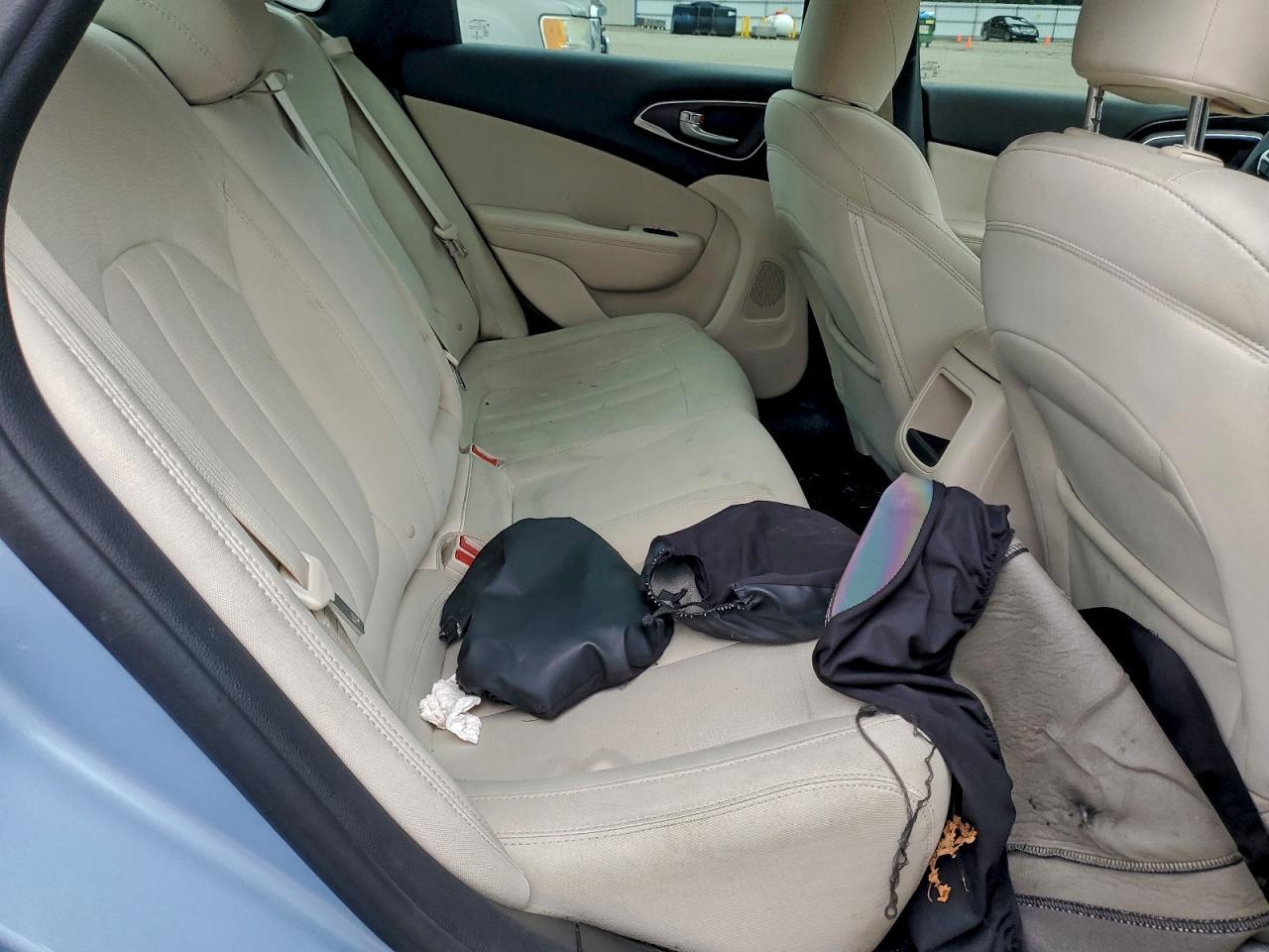 2015 CHRYSLER 200