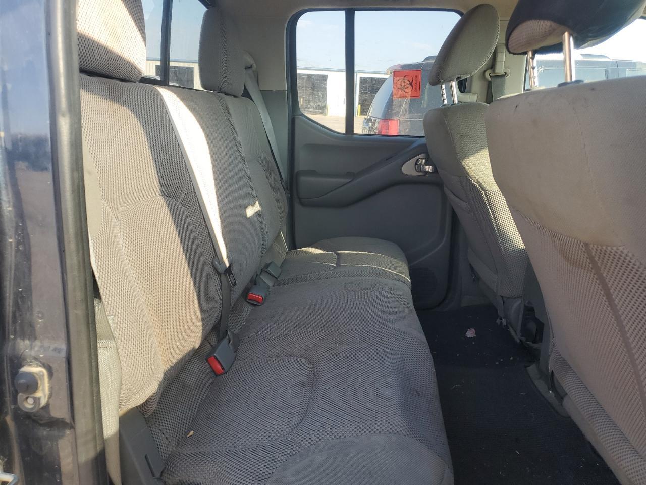 2016 NISSAN Frontier