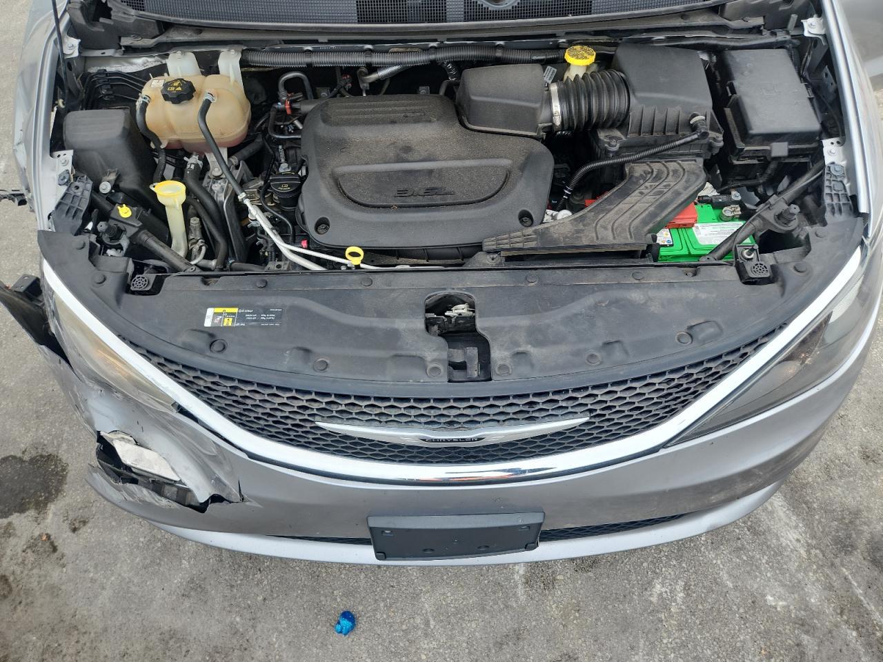 2021 CHRYSLER Voyager