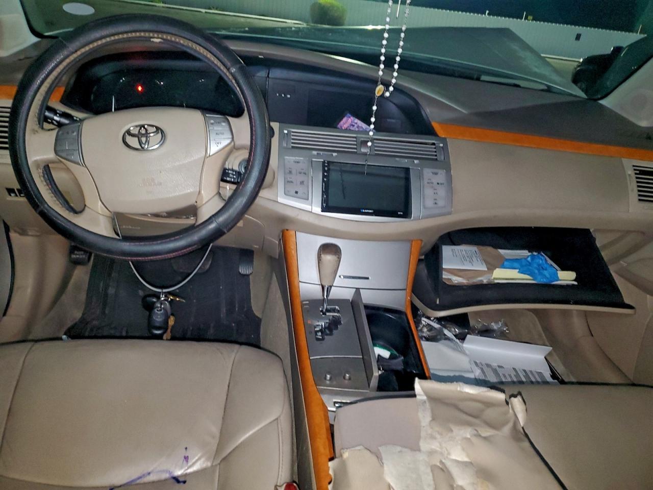 2005 TOYOTA Avalon