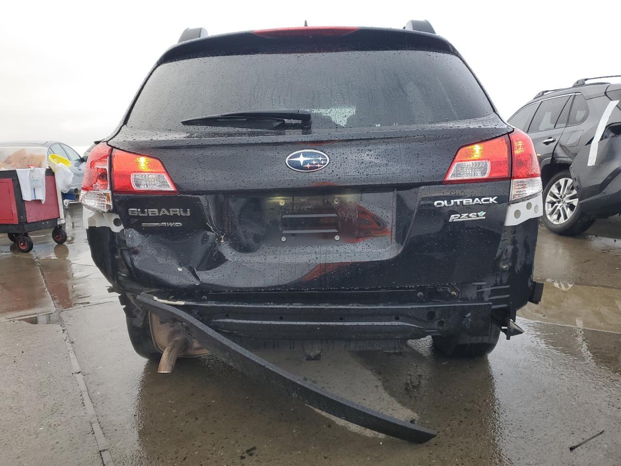 2013 SUBARU Outback