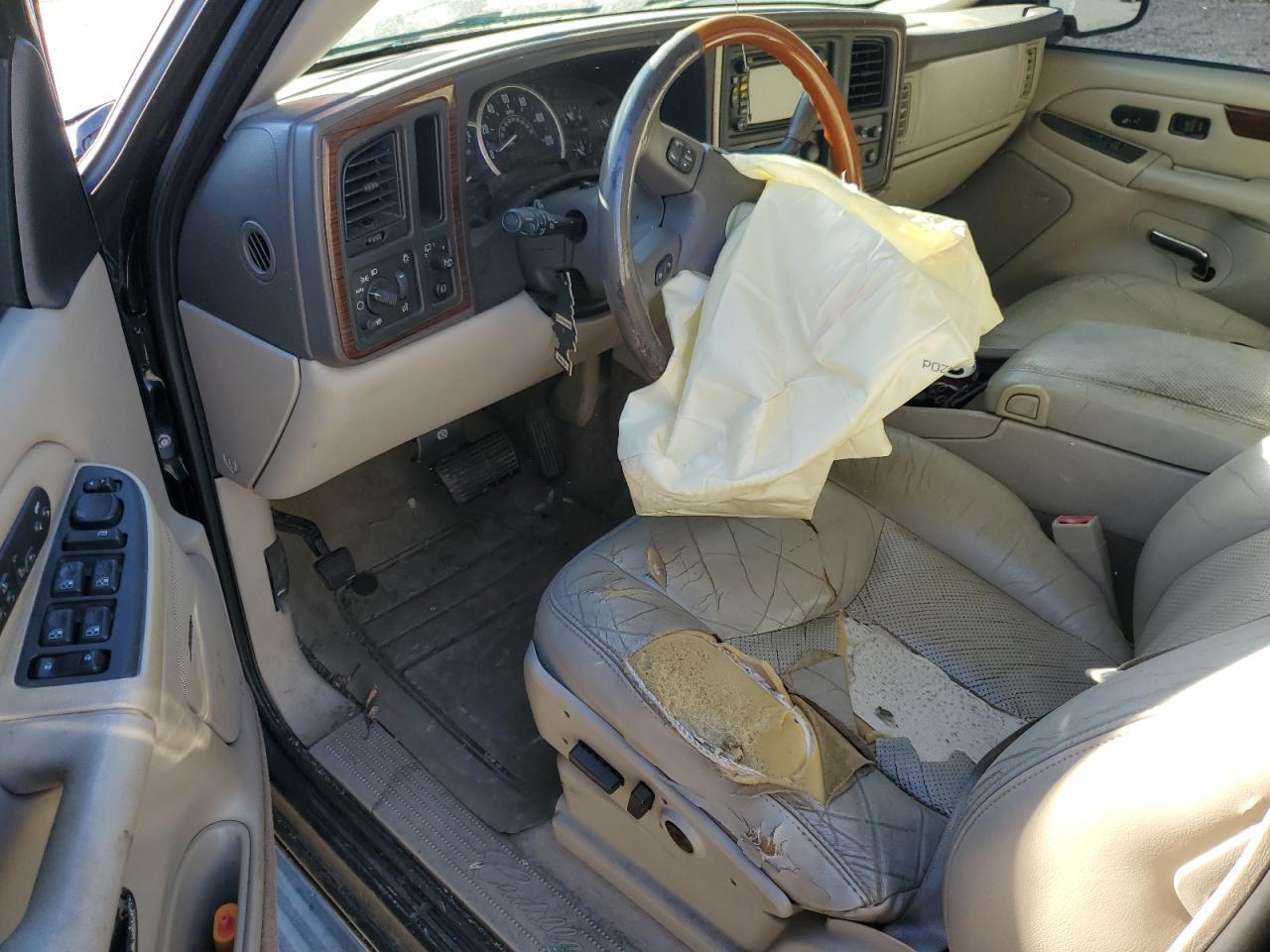 2004 CADILLAC Escalade ESV