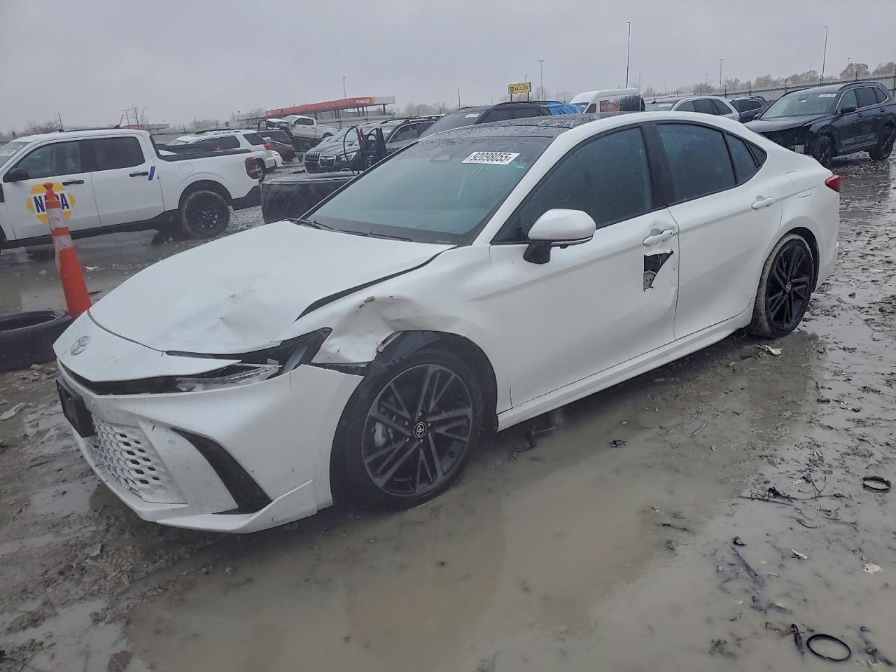 2025 TOYOTA CAMRY