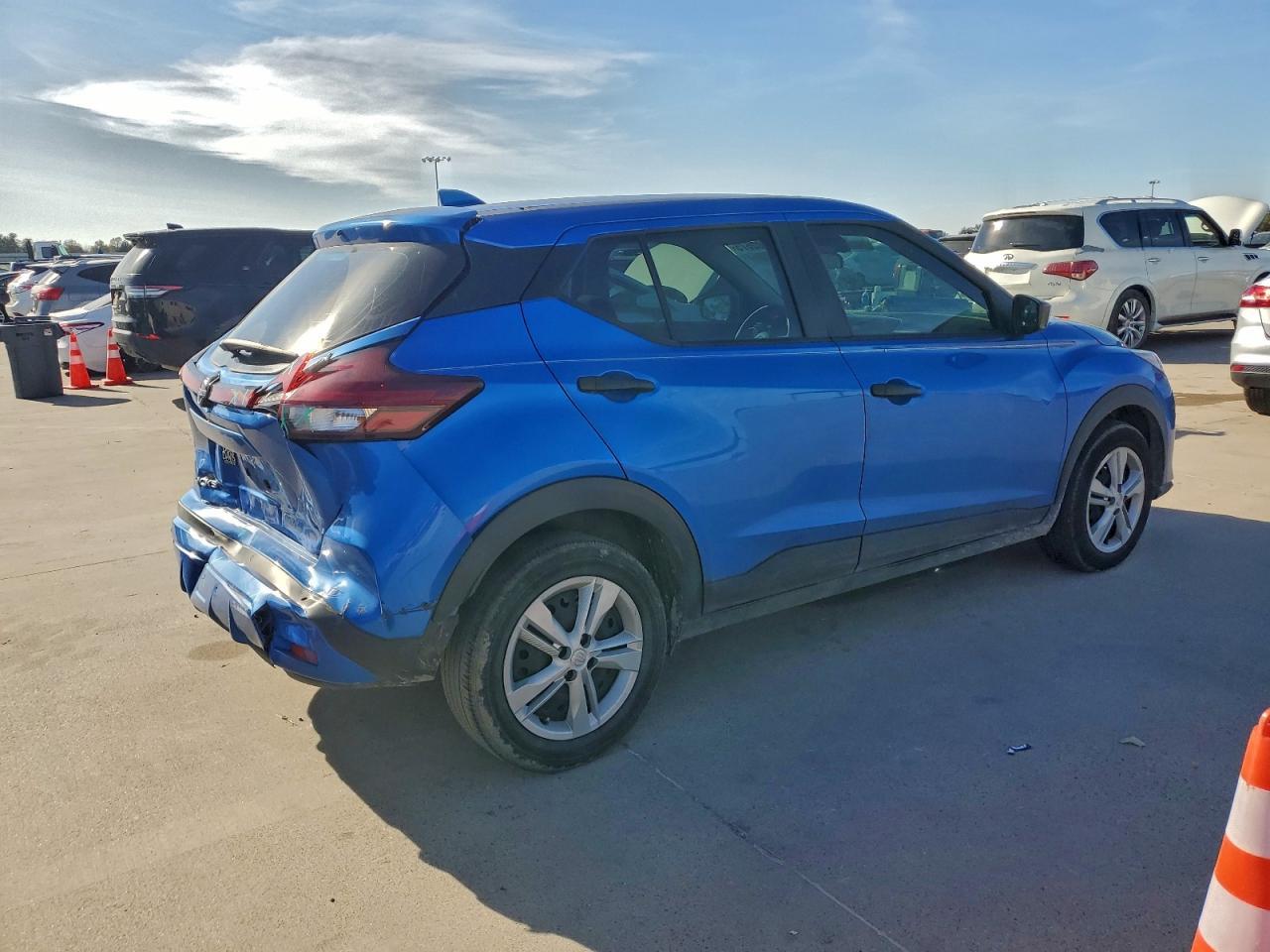 2024 NISSAN KICKS