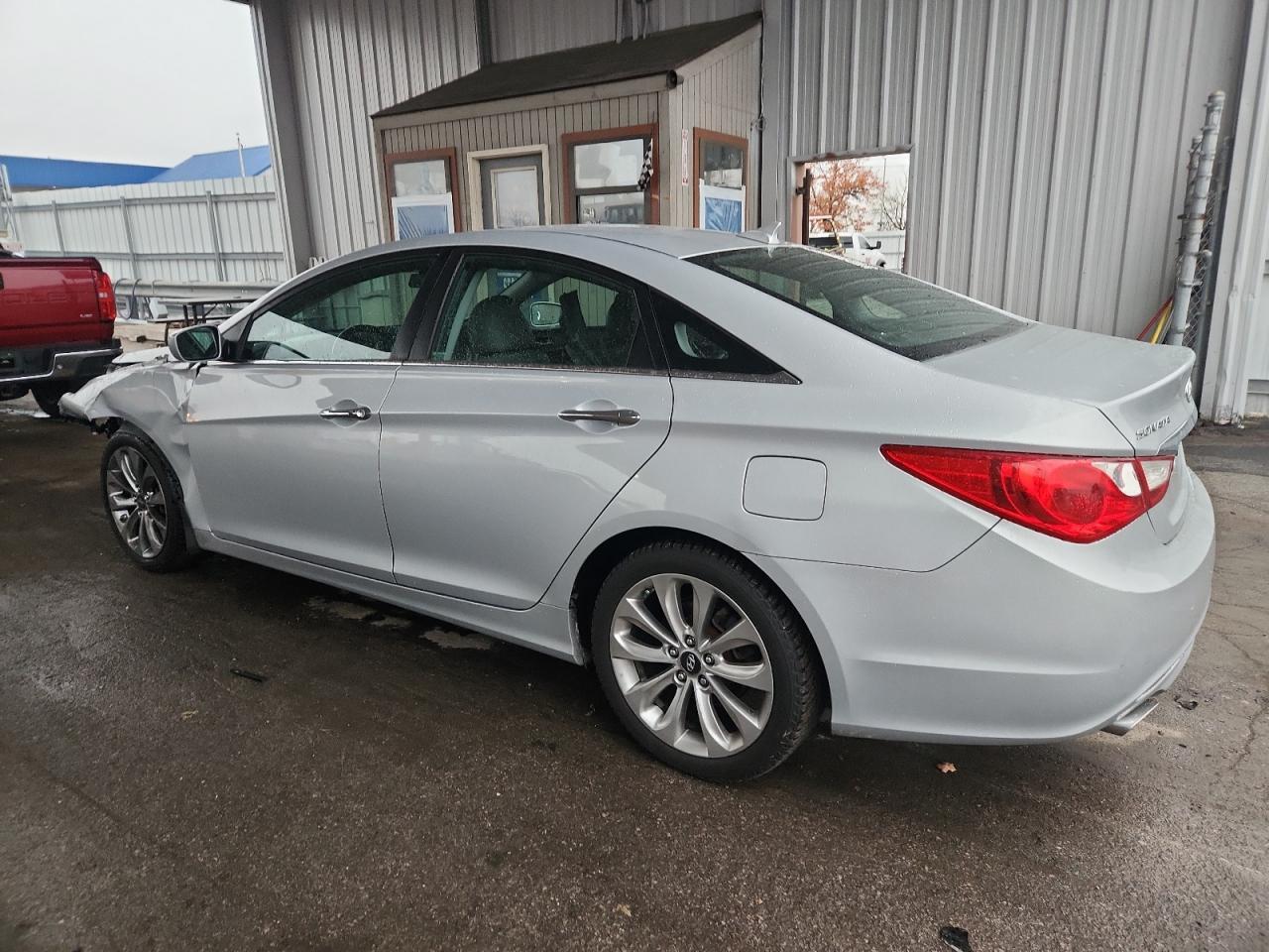 2011 HYUNDAI SONATA