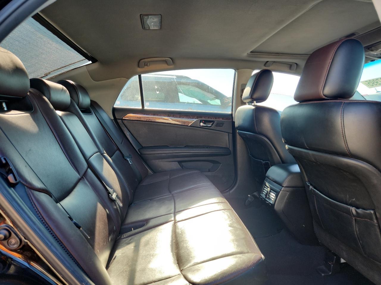 2011 TOYOTA Avalon