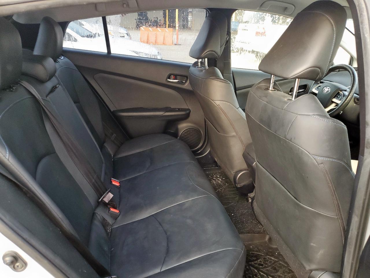 2016 TOYOTA PRIUS