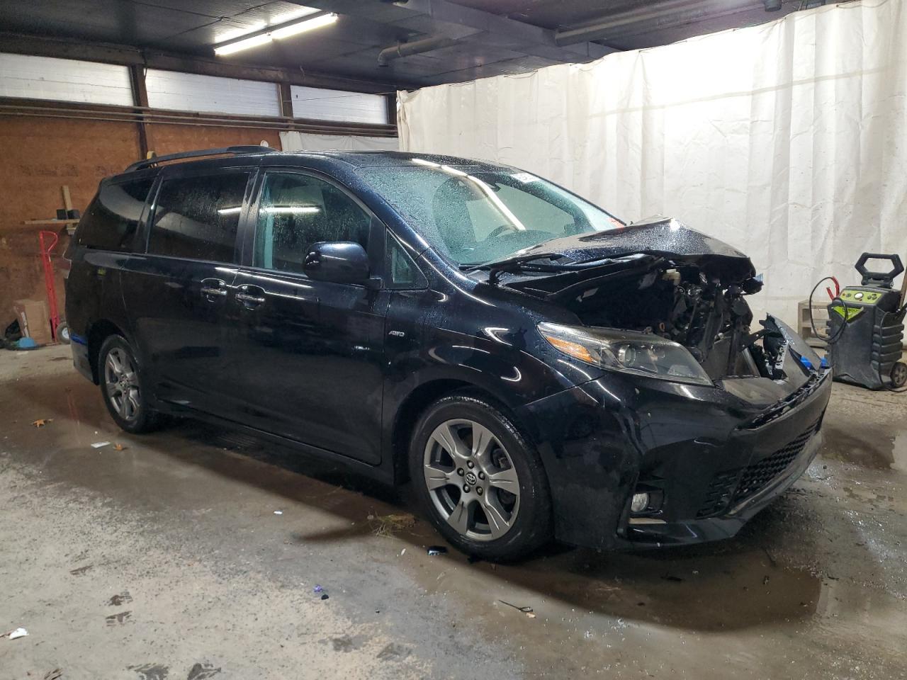2019 TOYOTA SIENNA
