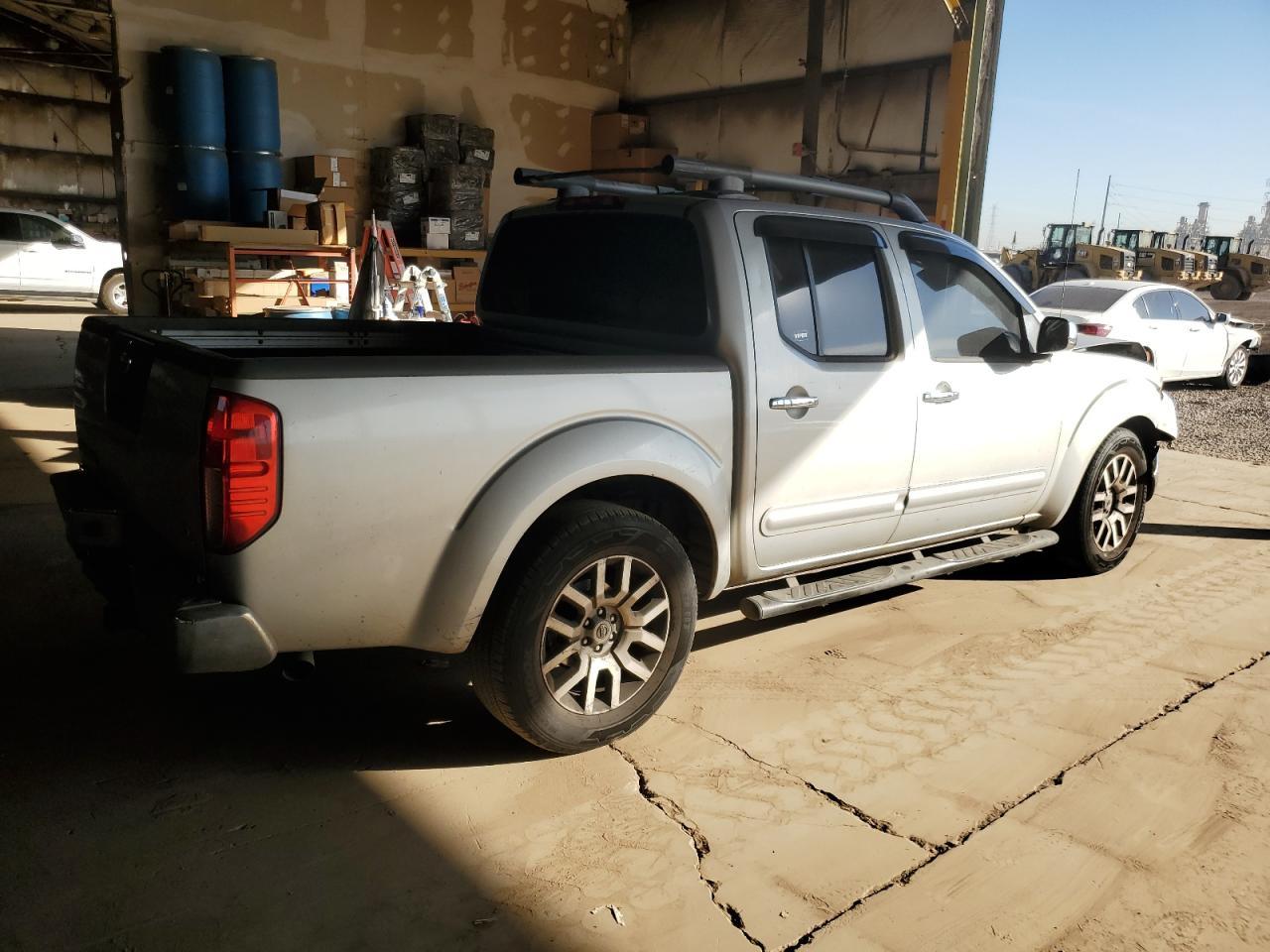 2011 NISSAN Frontier
