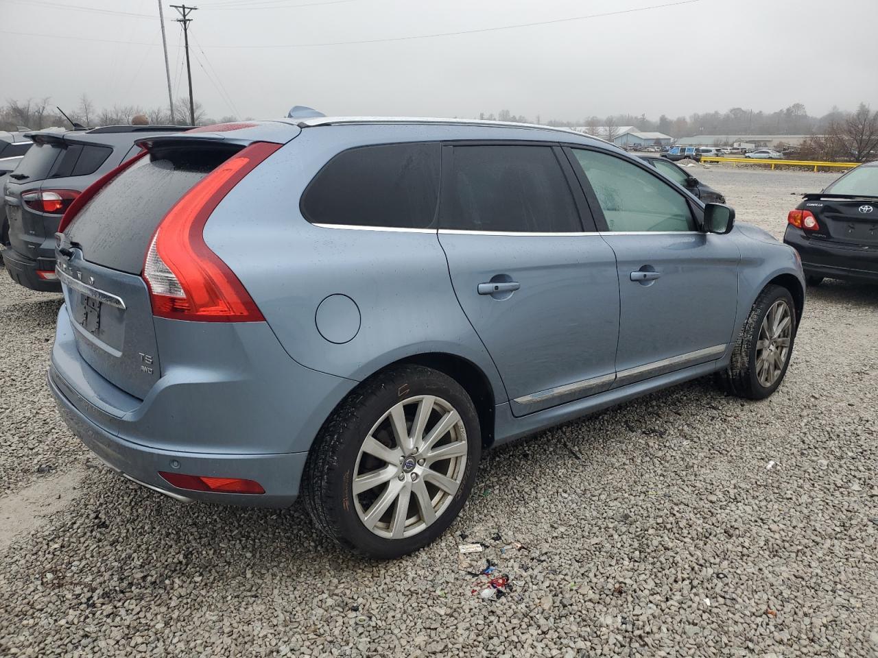 2017 VOLVO XC60