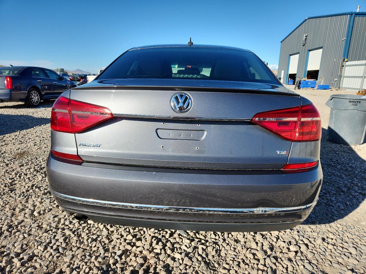 2016 VOLKSWAGEN Passat