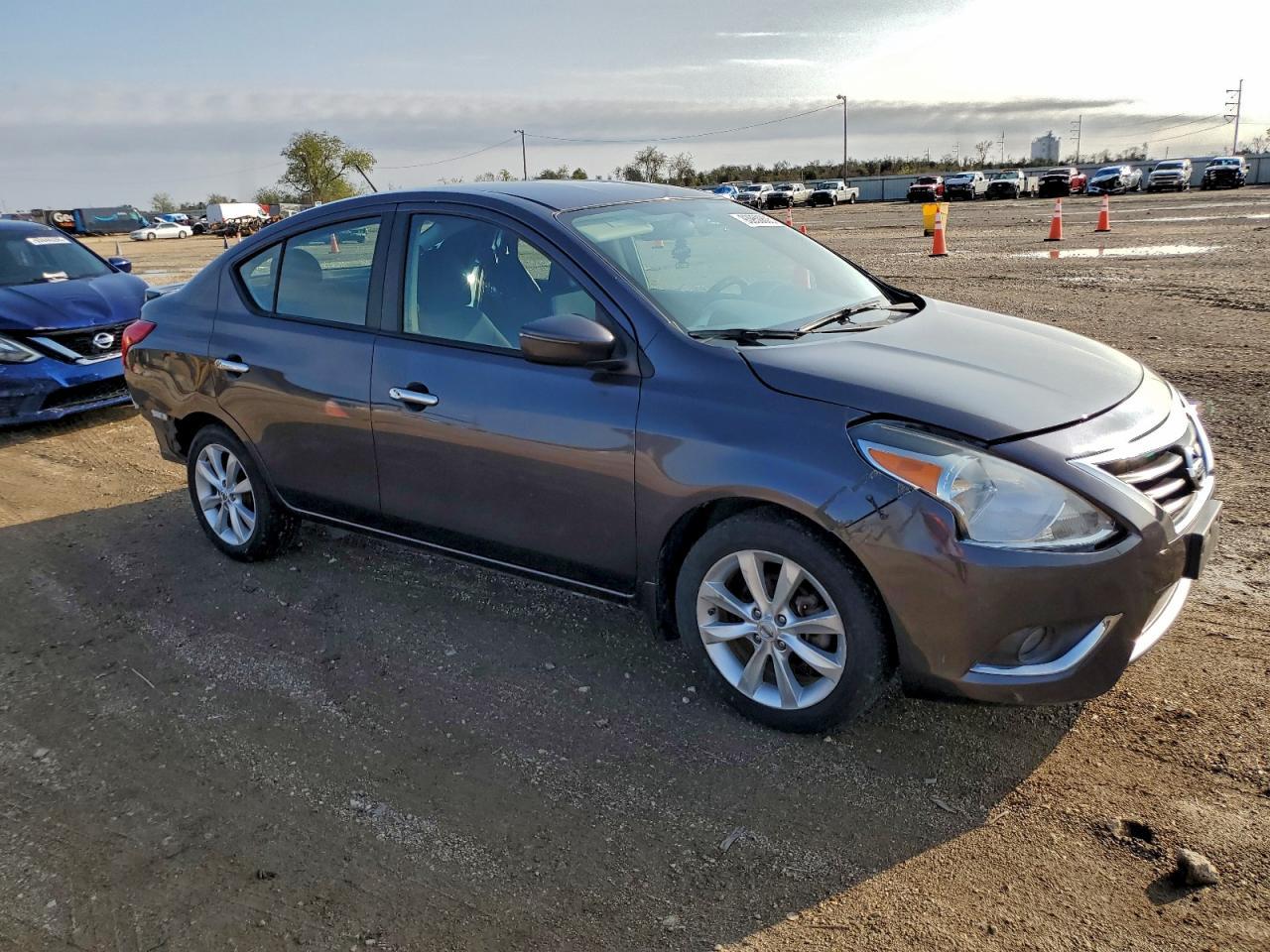 2015 NISSAN VERSA