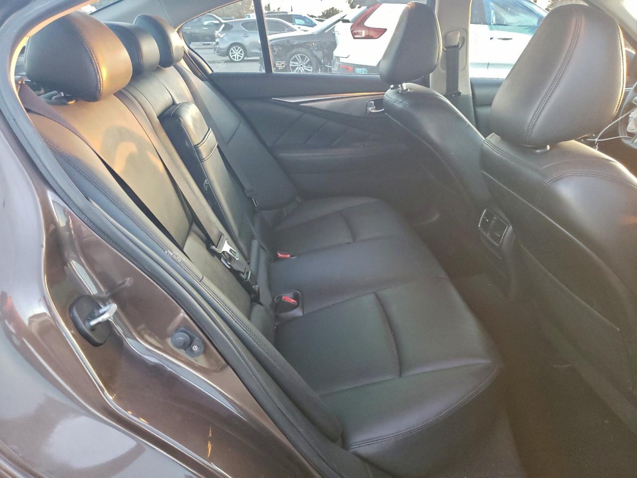 2016 INFINITI Q50