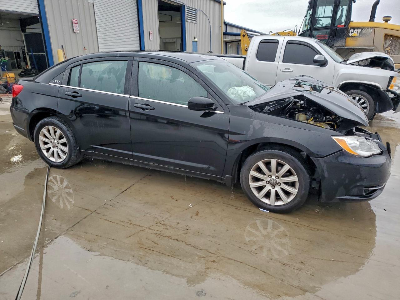 2013 CHRYSLER 200
