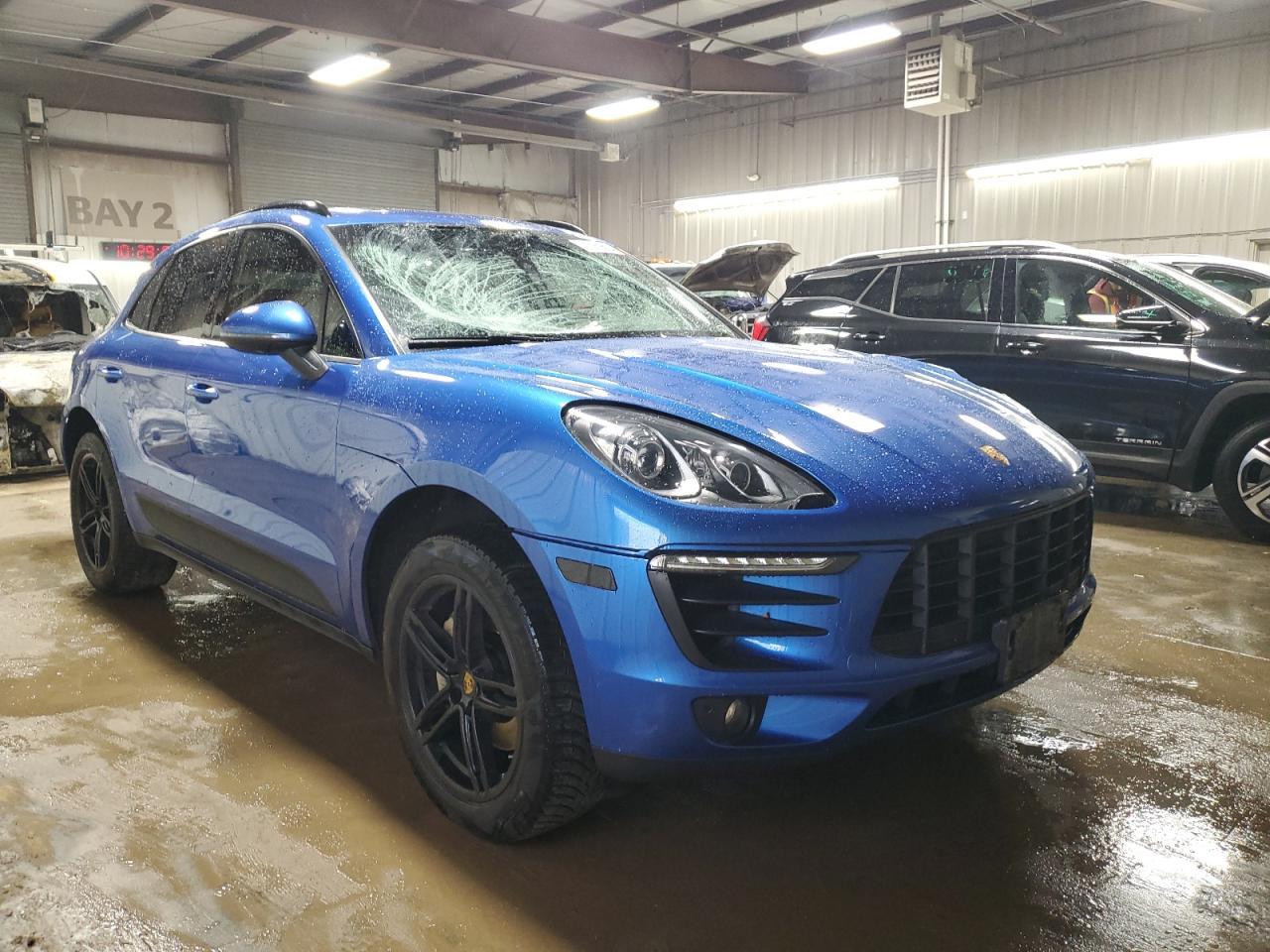 2015 PORSCHE Macan