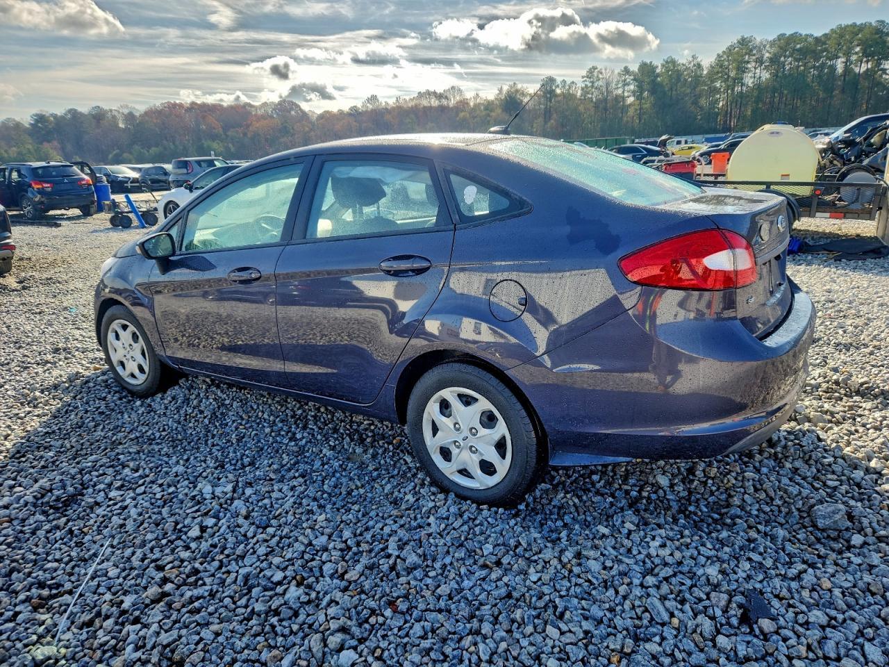 2013 FORD Fiesta