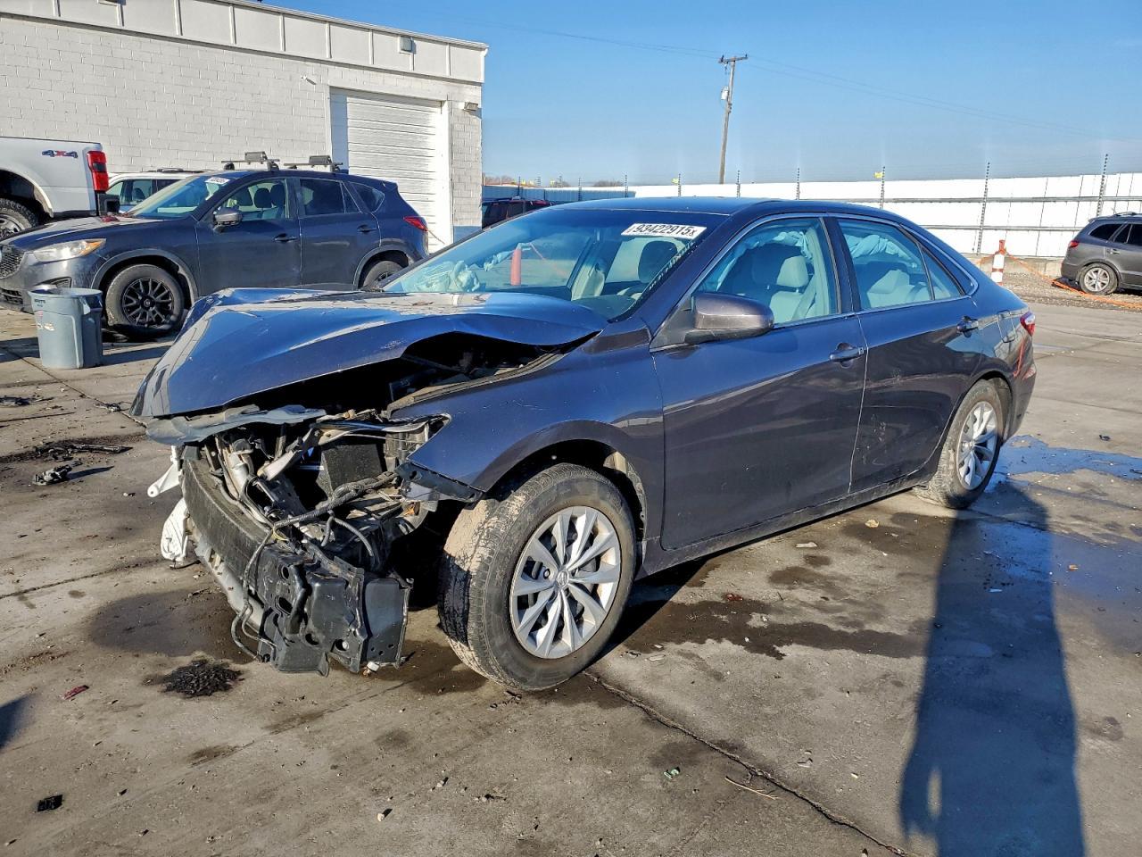 2016 TOYOTA CAMRY