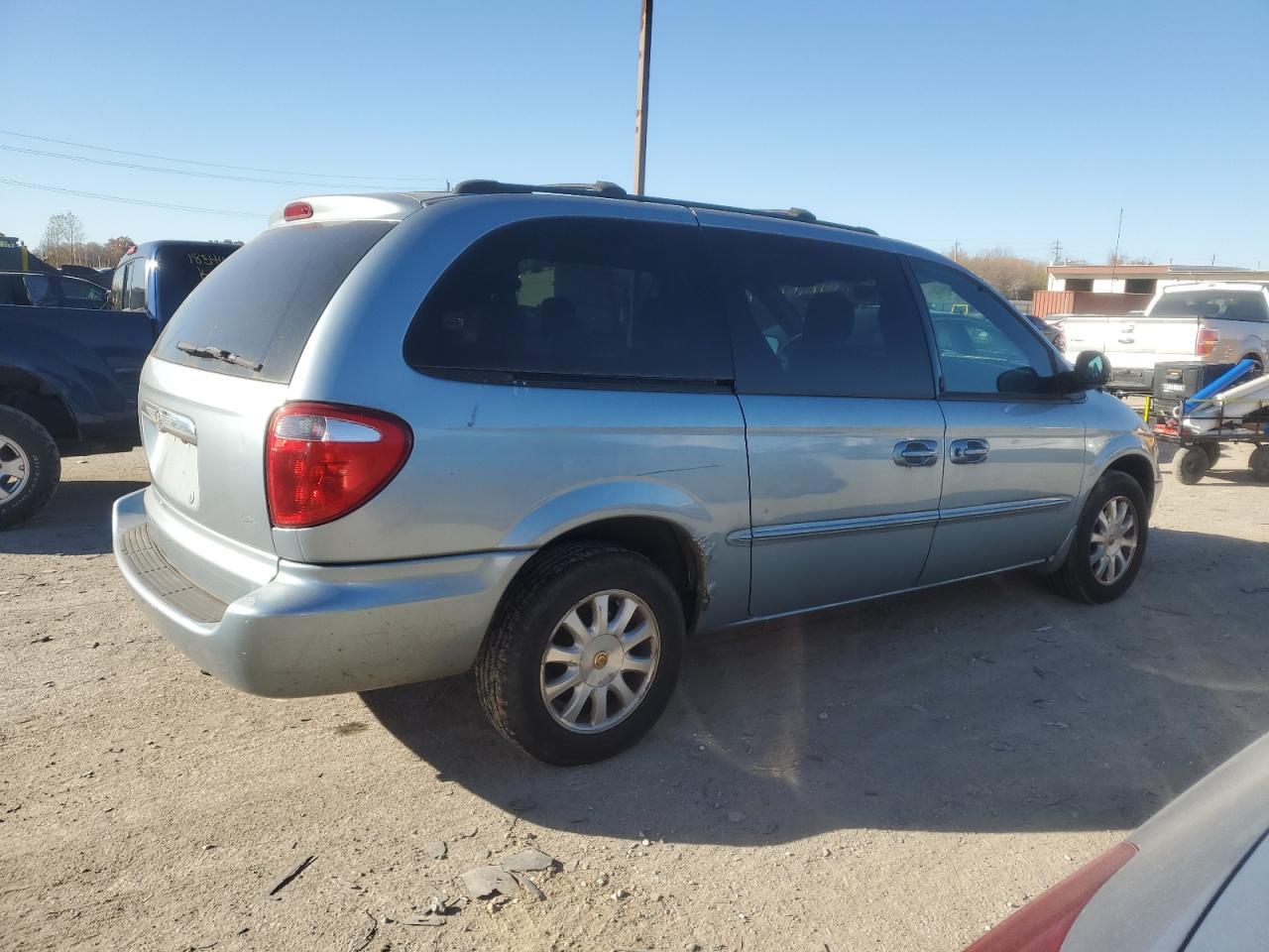 2002 CHRYSLER Town & Country